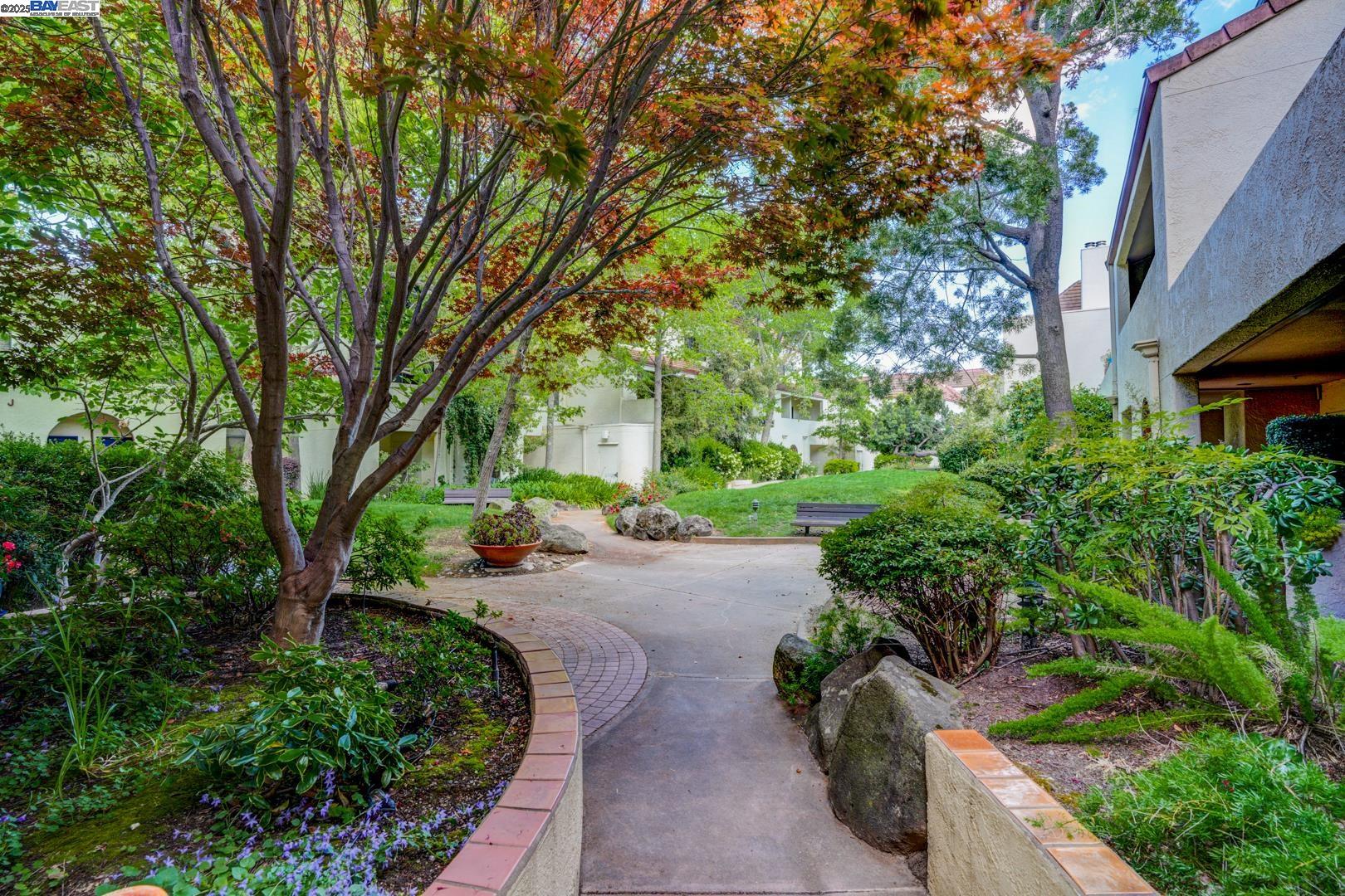 Detail Gallery Image 30 of 48 For 155 California Ave #G200,  Palo Alto,  CA 94306 - 2 Beds | 2/1 Baths