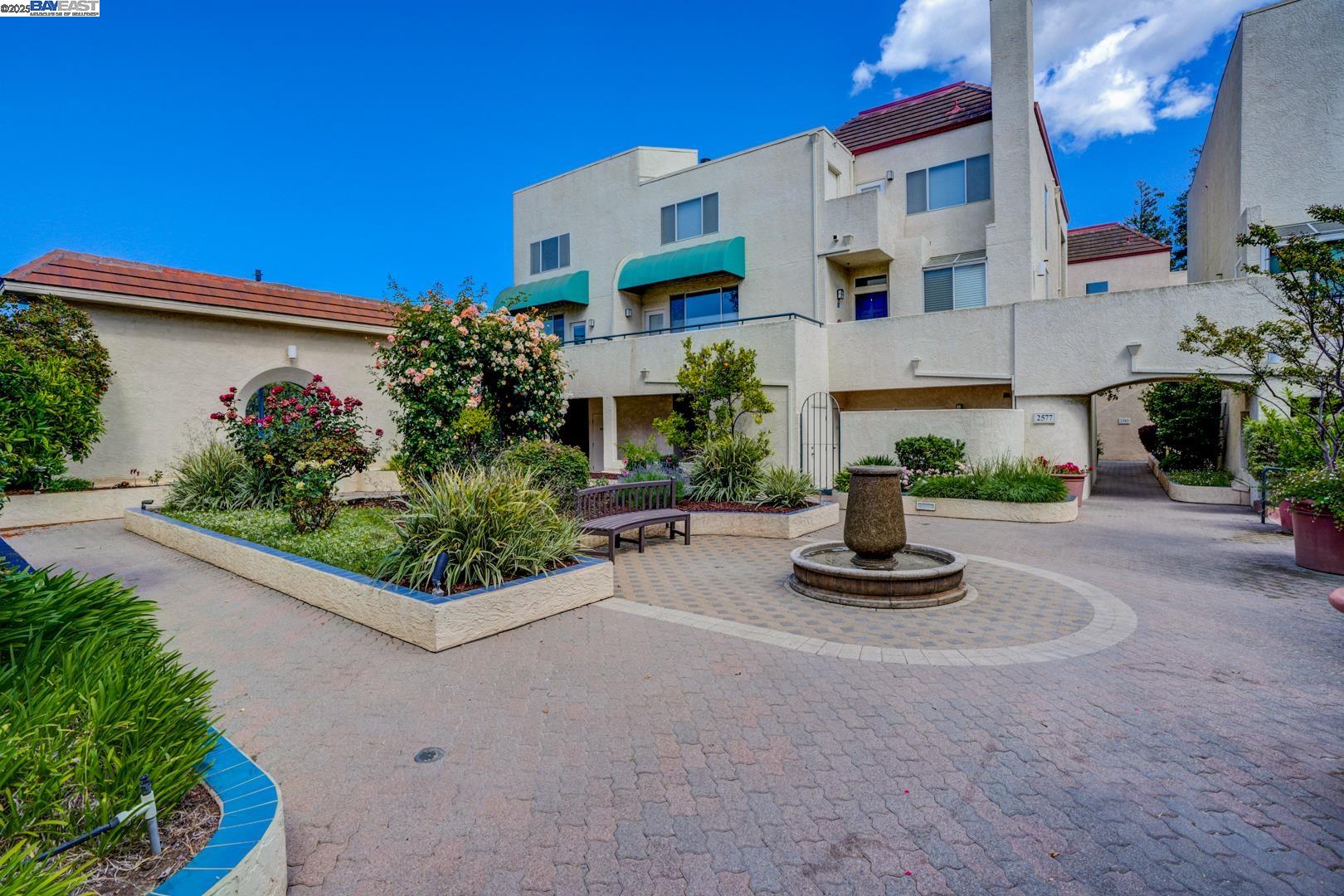Detail Gallery Image 32 of 48 For 155 California Ave #G200,  Palo Alto,  CA 94306 - 2 Beds | 2/1 Baths