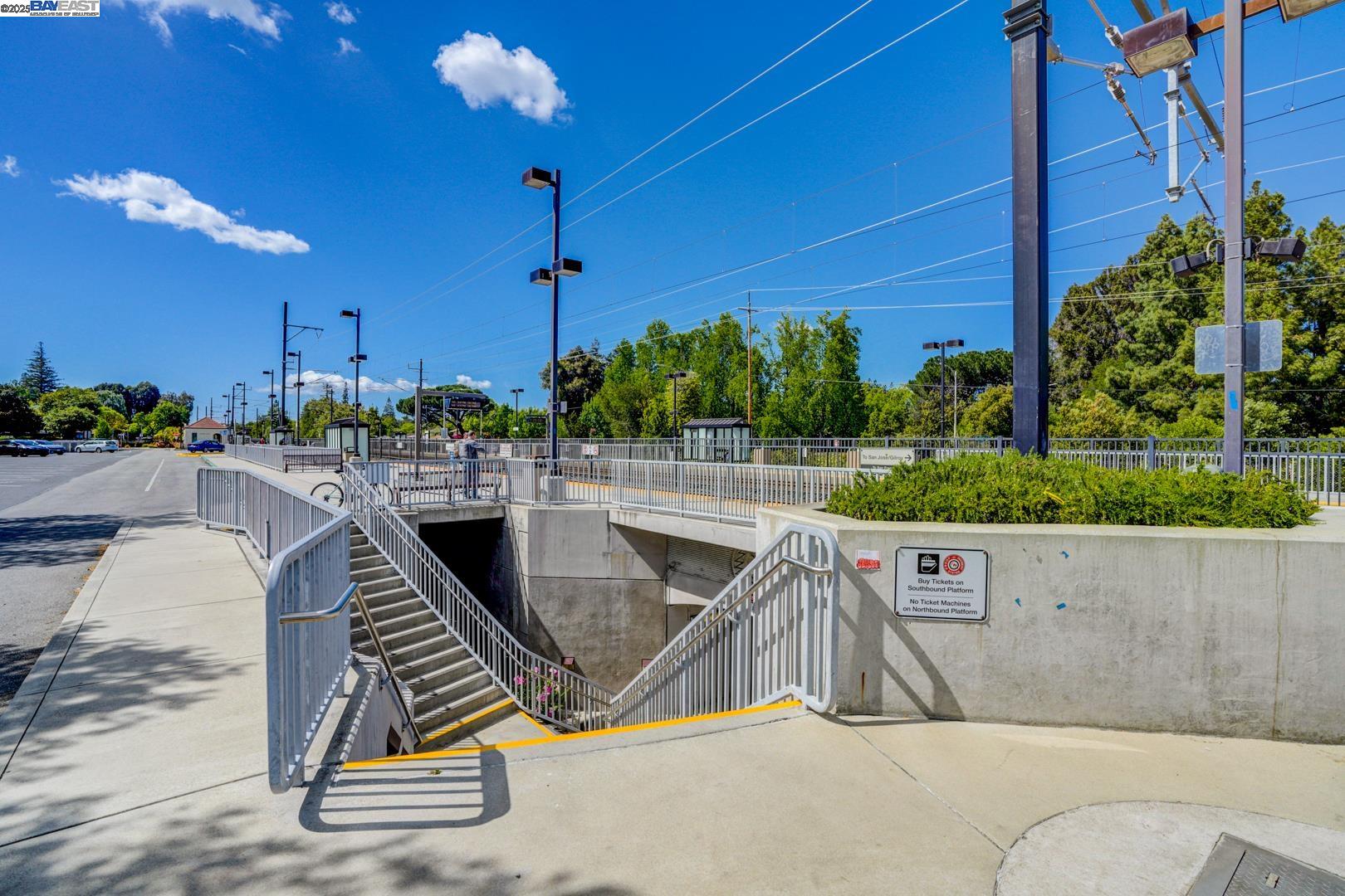 Detail Gallery Image 39 of 48 For 155 California Ave #G200,  Palo Alto,  CA 94306 - 2 Beds | 2/1 Baths