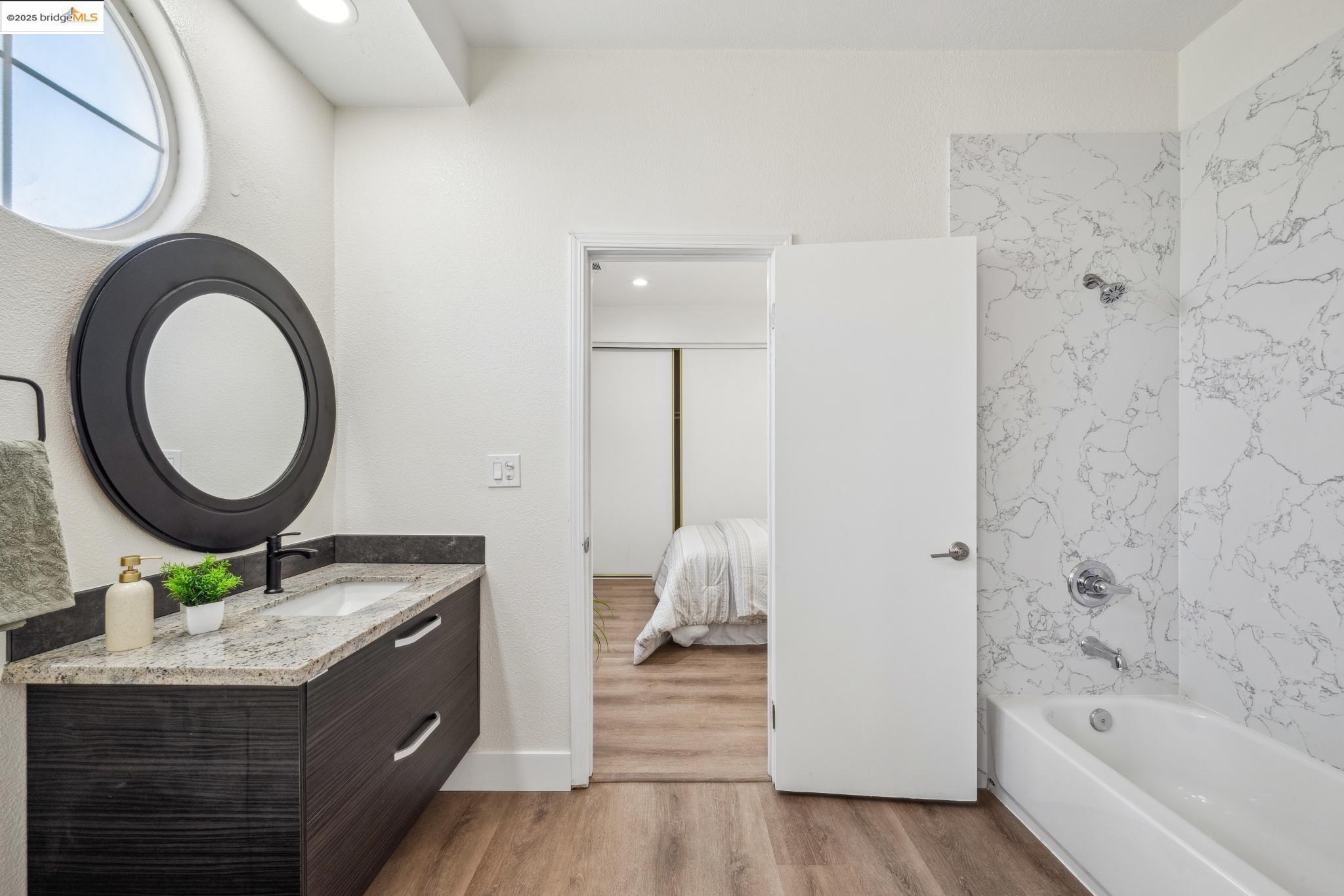 Detail Gallery Image 13 of 41 For 1086 61st St, Oakland,  CA 94608 - – Beds | – Baths