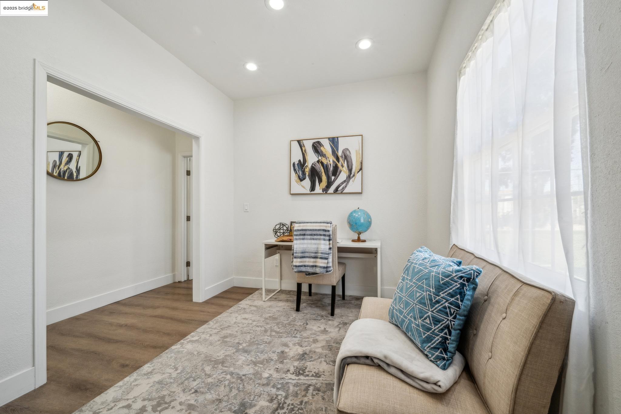 Detail Gallery Image 15 of 41 For 1086 61st St, Oakland,  CA 94608 - – Beds | – Baths