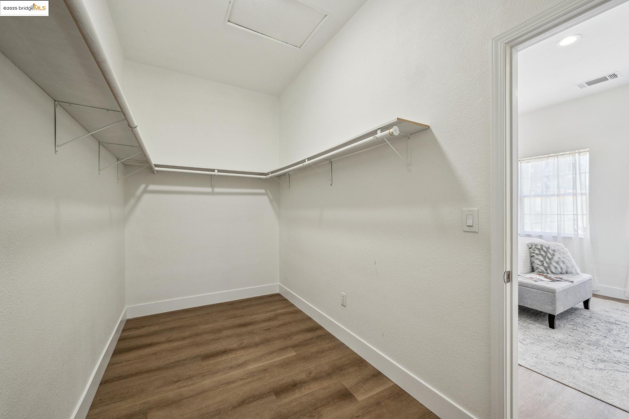 Detail Gallery Image 20 of 41 For 1086 61st St, Oakland,  CA 94608 - – Beds | – Baths