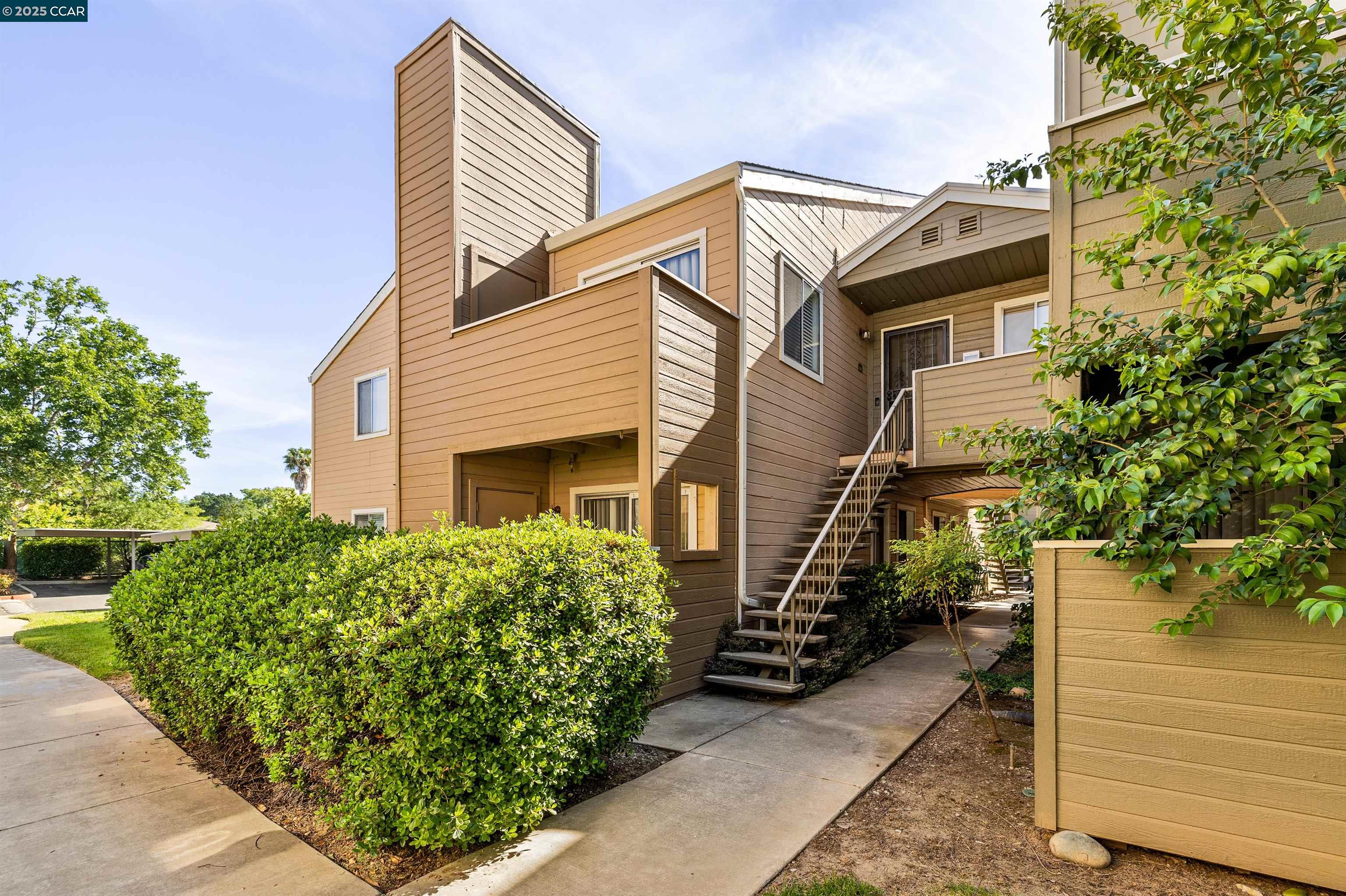 Detail Gallery Image 1 of 42 For 1019 Dornajo Way #110,  Sacramento,  CA 95825 - 2 Beds | 2 Baths