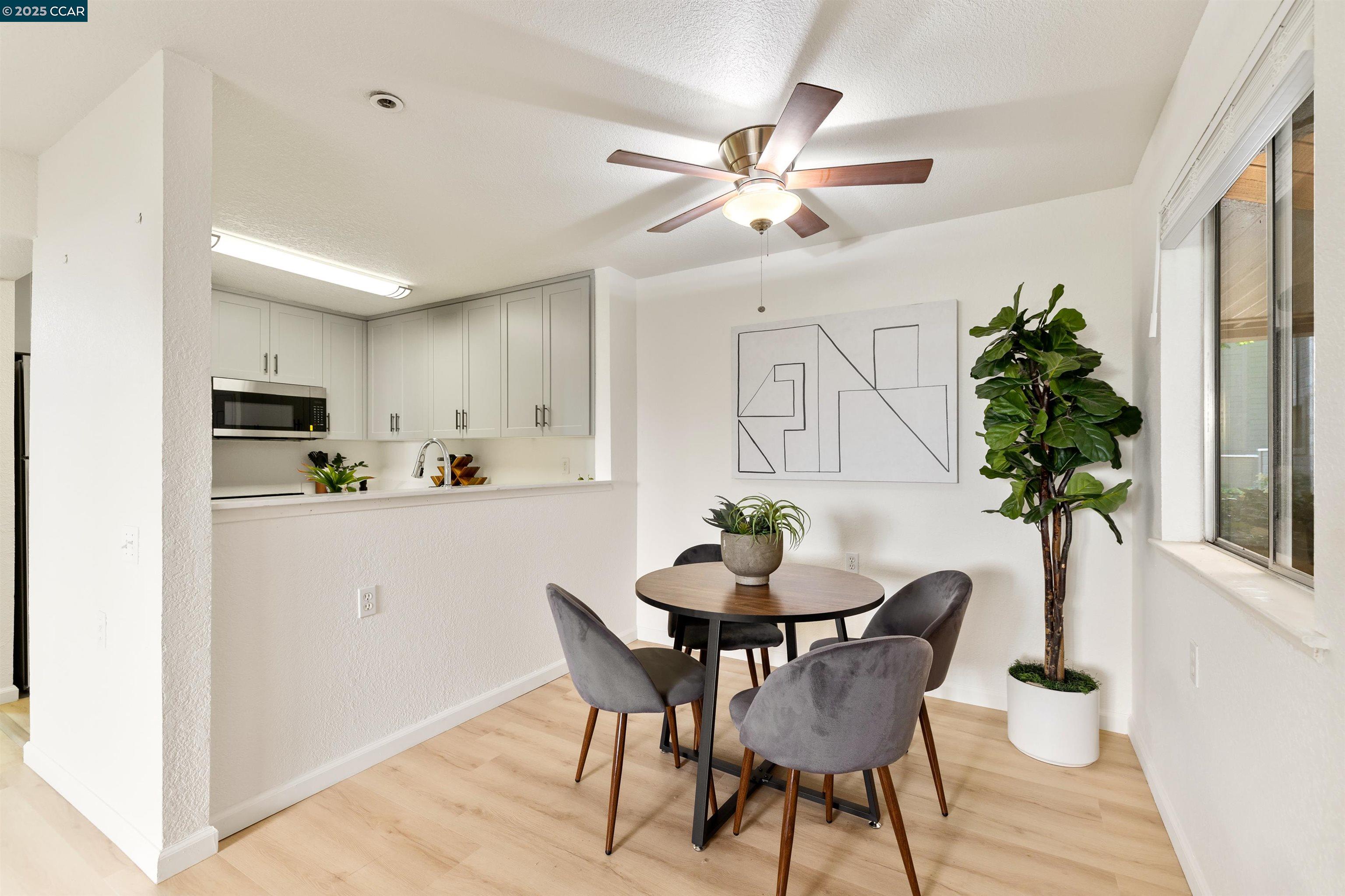 Detail Gallery Image 11 of 42 For 1019 Dornajo Way #110,  Sacramento,  CA 95825 - 2 Beds | 2 Baths