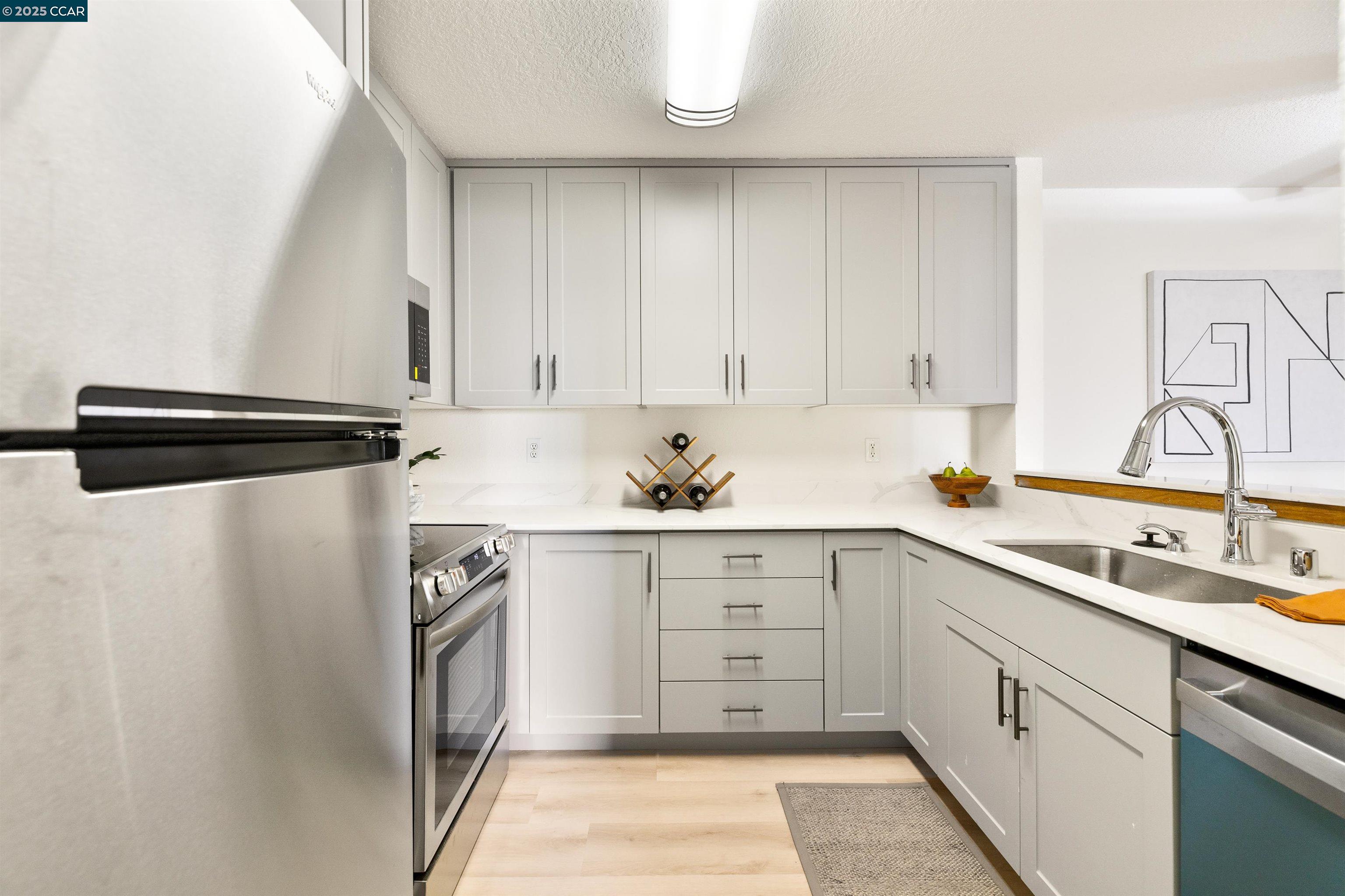 Detail Gallery Image 14 of 42 For 1019 Dornajo Way #110,  Sacramento,  CA 95825 - 2 Beds | 2 Baths