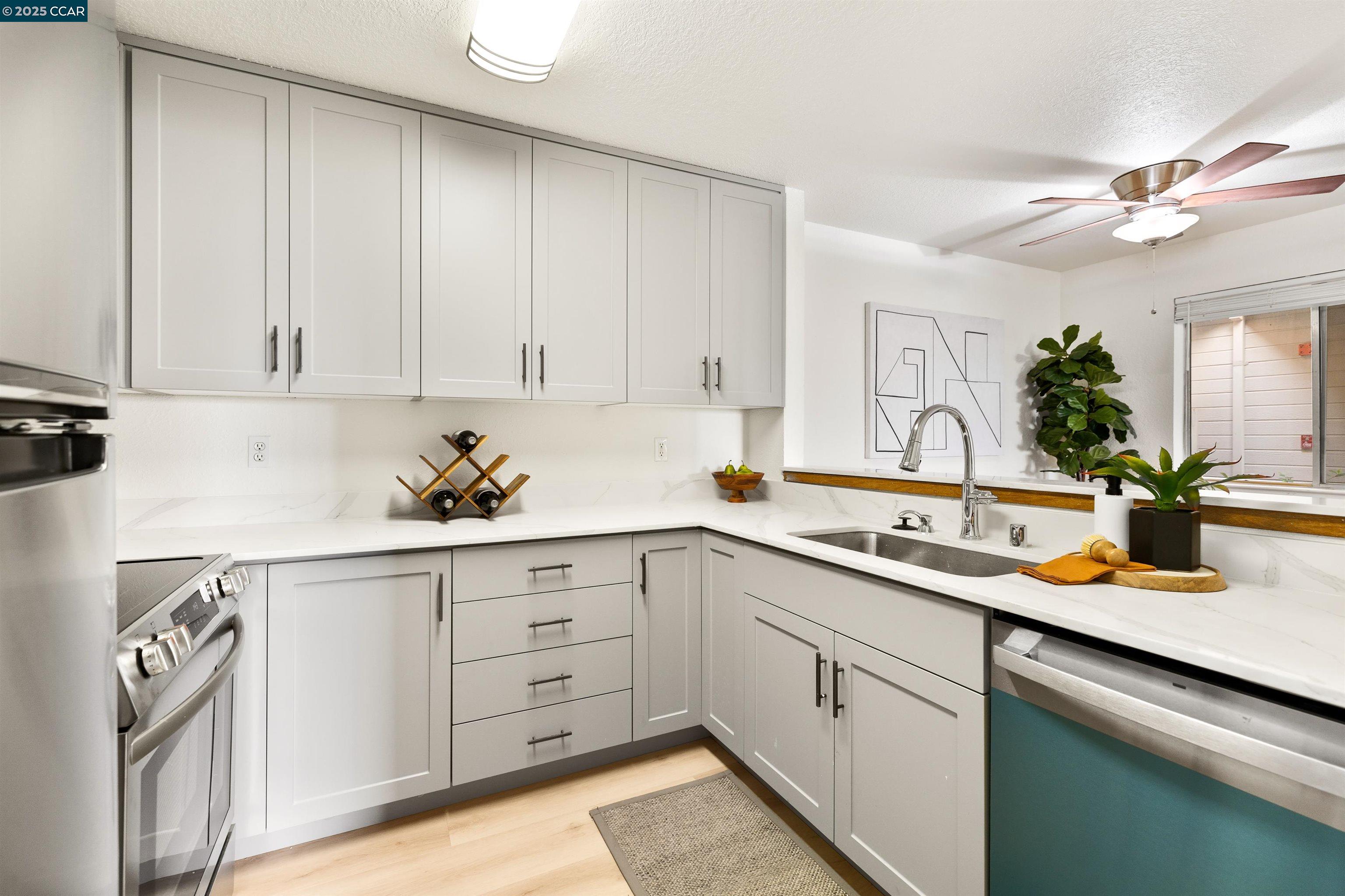Detail Gallery Image 15 of 42 For 1019 Dornajo Way #110,  Sacramento,  CA 95825 - 2 Beds | 2 Baths