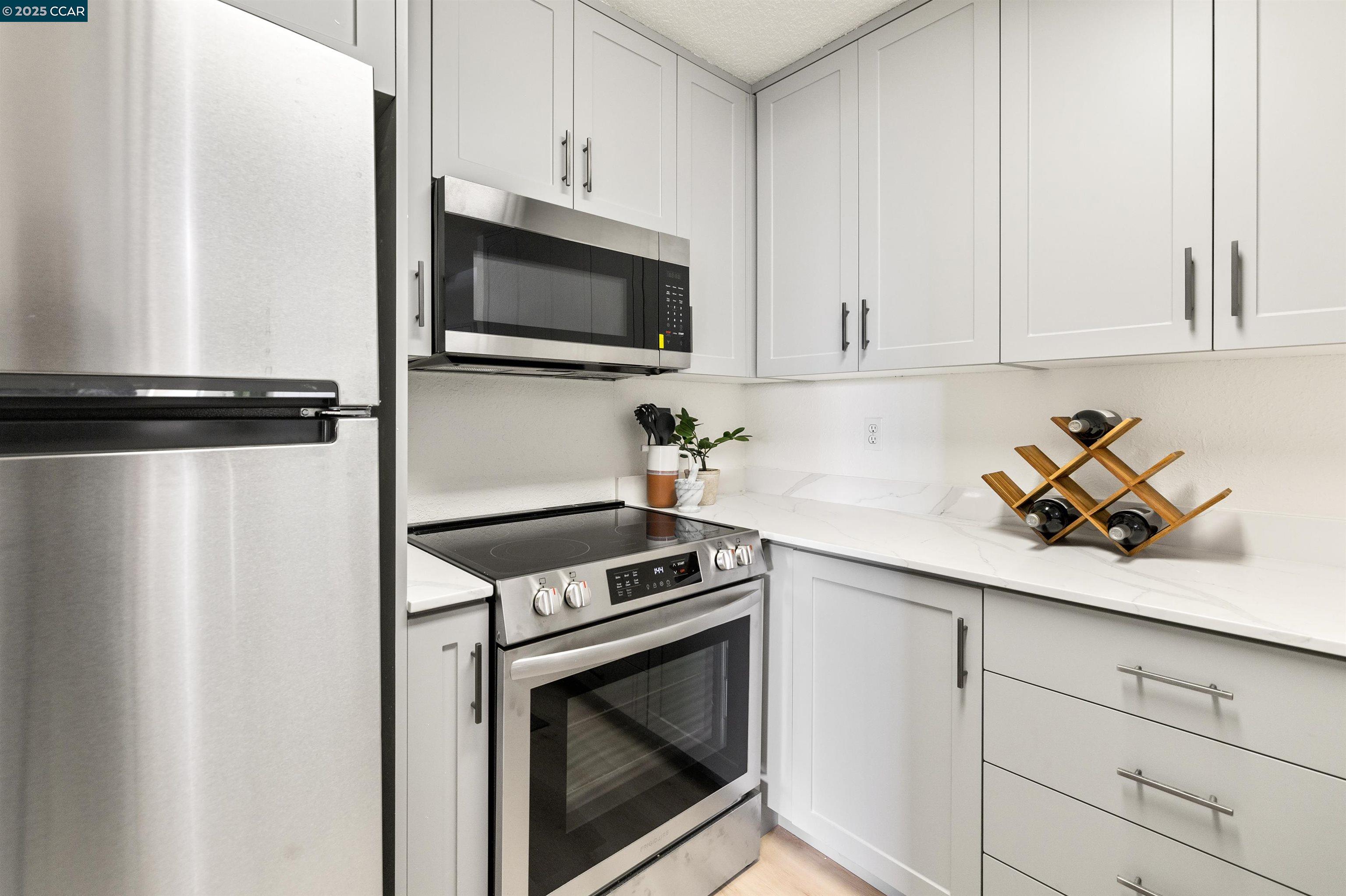 Detail Gallery Image 17 of 42 For 1019 Dornajo Way #110,  Sacramento,  CA 95825 - 2 Beds | 2 Baths