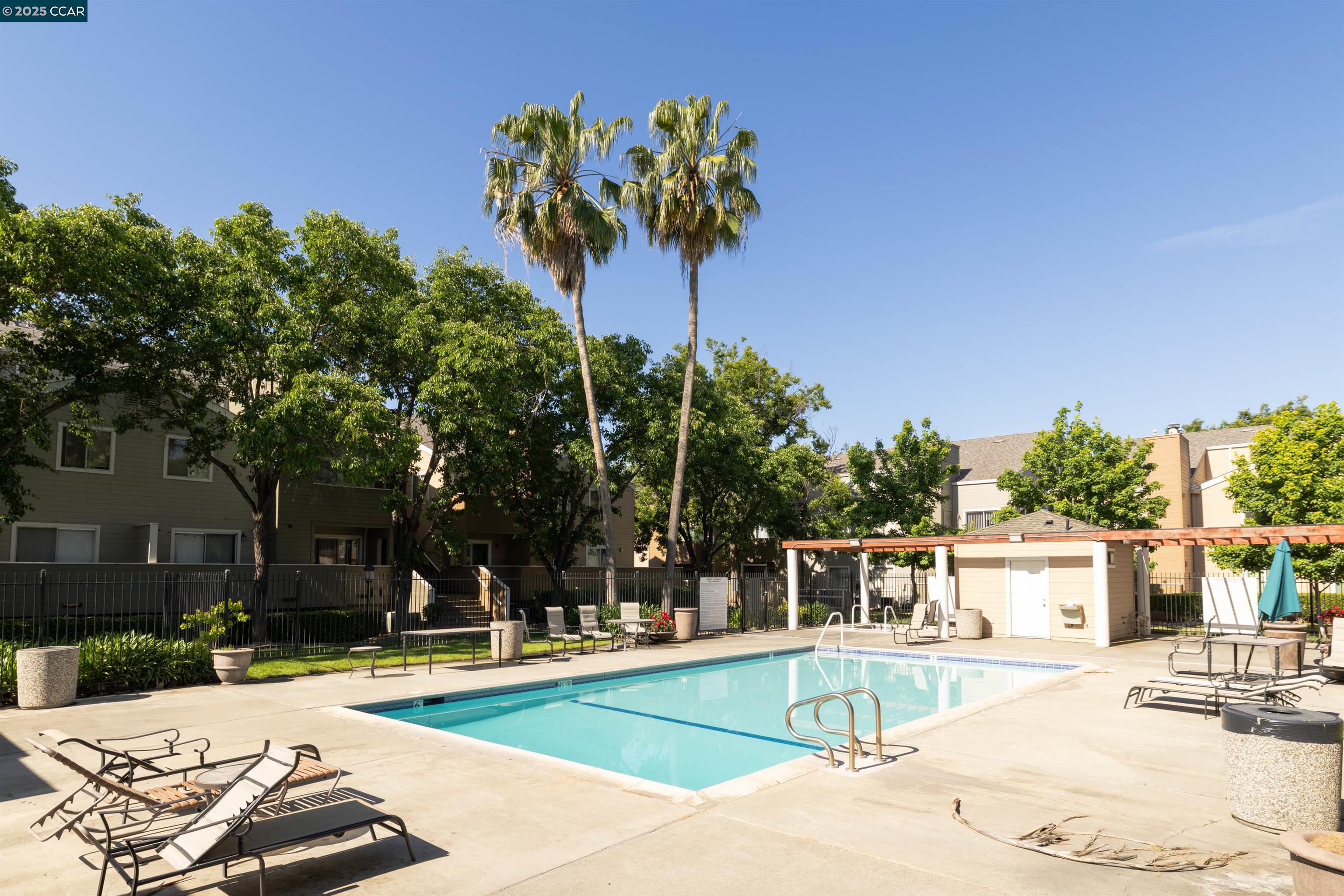Detail Gallery Image 40 of 42 For 1019 Dornajo Way #110,  Sacramento,  CA 95825 - 2 Beds | 2 Baths