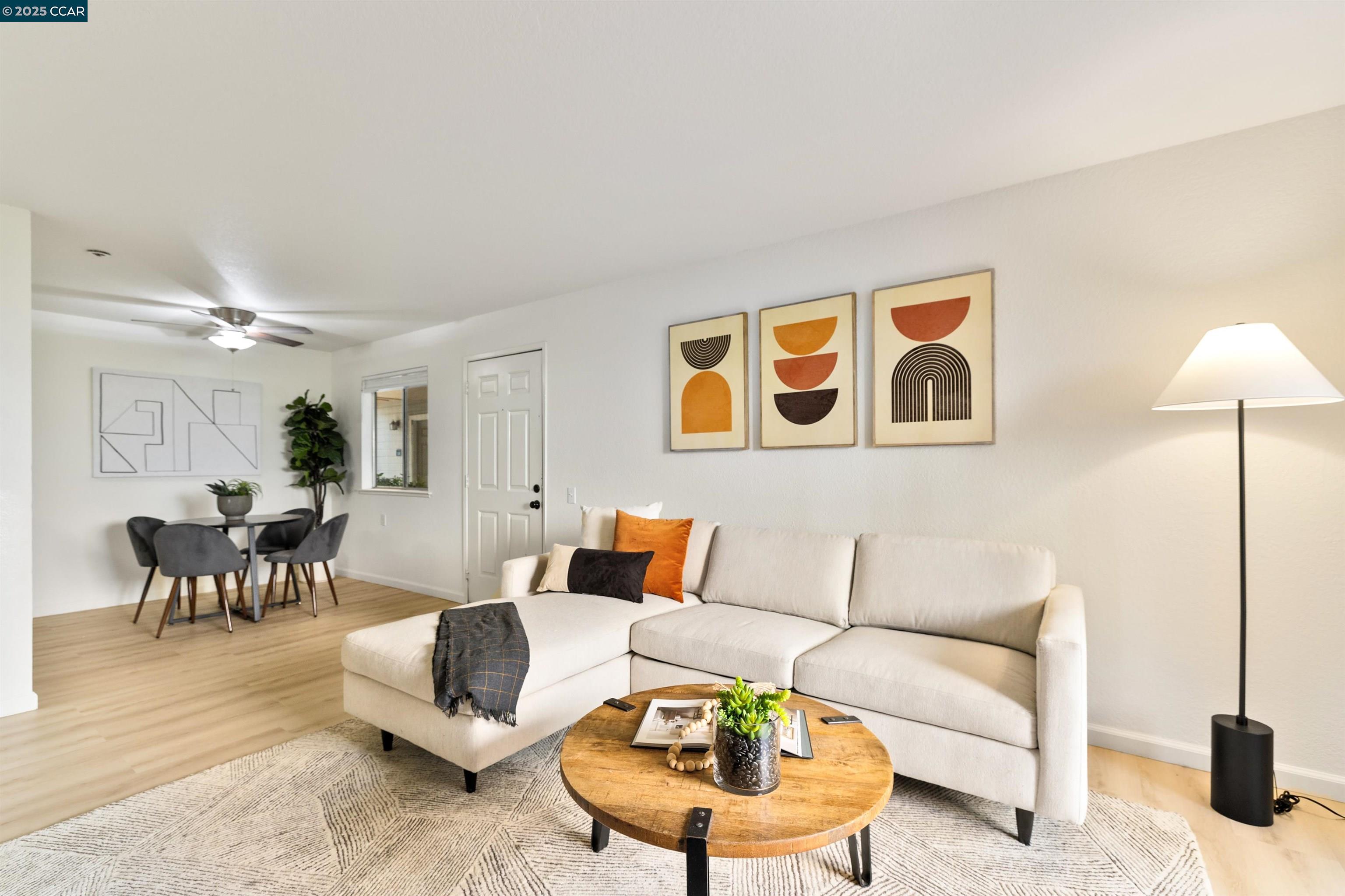 Detail Gallery Image 7 of 42 For 1019 Dornajo Way #110,  Sacramento,  CA 95825 - 2 Beds | 2 Baths