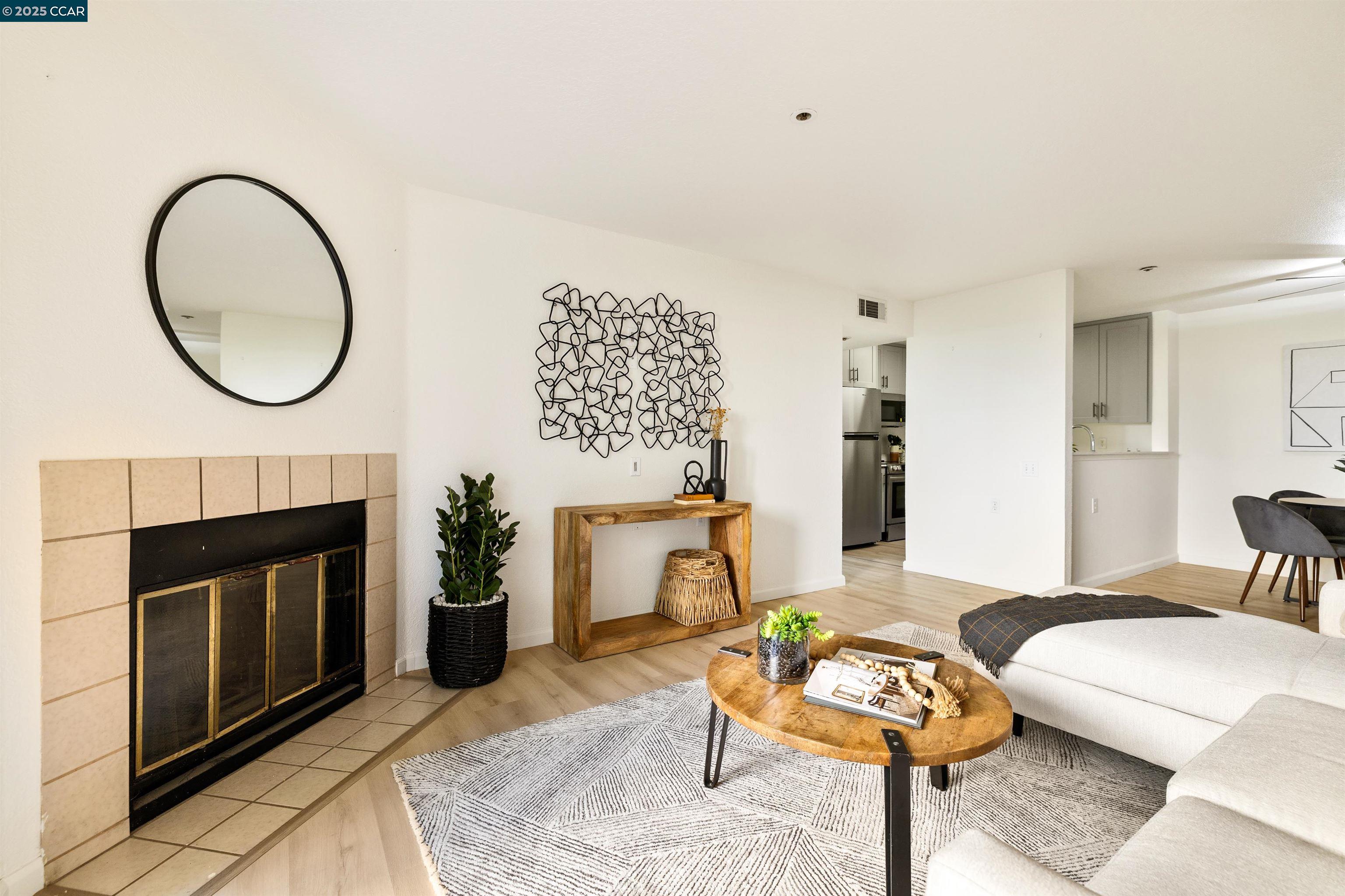 Detail Gallery Image 9 of 42 For 1019 Dornajo Way #110,  Sacramento,  CA 95825 - 2 Beds | 2 Baths