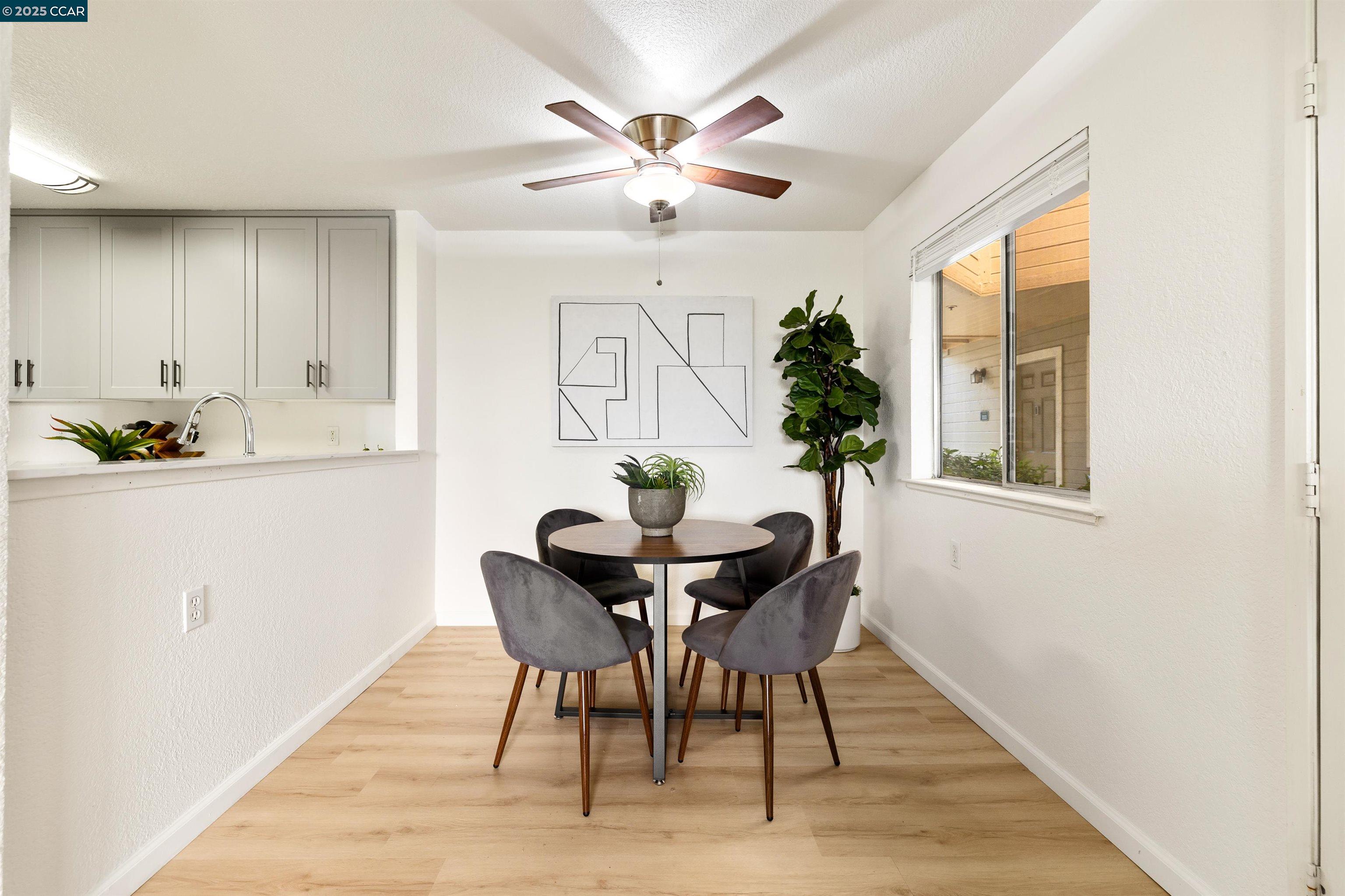 Detail Gallery Image 10 of 42 For 1019 Dornajo Way #110,  Sacramento,  CA 95825 - 2 Beds | 2 Baths