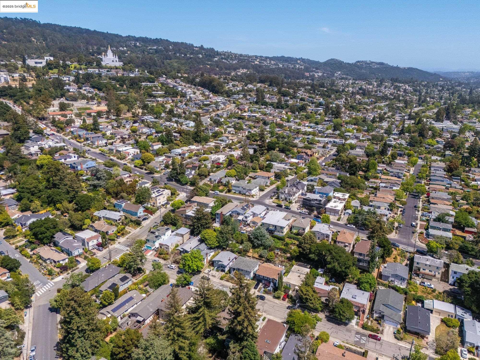 4057 Whittle Ave, Oakland, California 94602, 5 Bedrooms Bedrooms, 8 Rooms Rooms,2 BathroomsBathrooms,Residential,For Sale,4057 Whittle Ave,41097482
