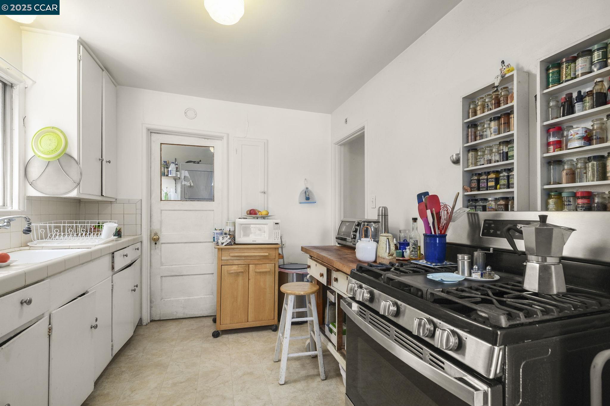 Detail Gallery Image 12 of 60 For 742 Adams Street, Albany,  CA 94706-1110 - – Beds | – Baths