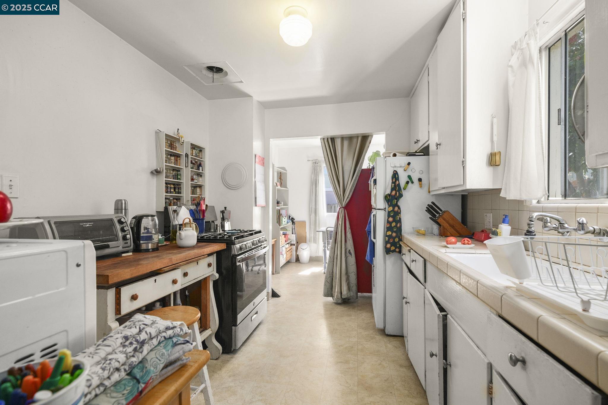 Detail Gallery Image 13 of 60 For 742 Adams Street, Albany,  CA 94706-1110 - – Beds | – Baths