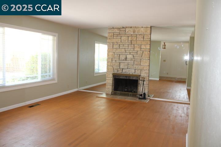 Detail Gallery Image 2 of 35 For 2710 Doidge Ave, Pinole,  CA 94564 - 3 Beds | 2 Baths