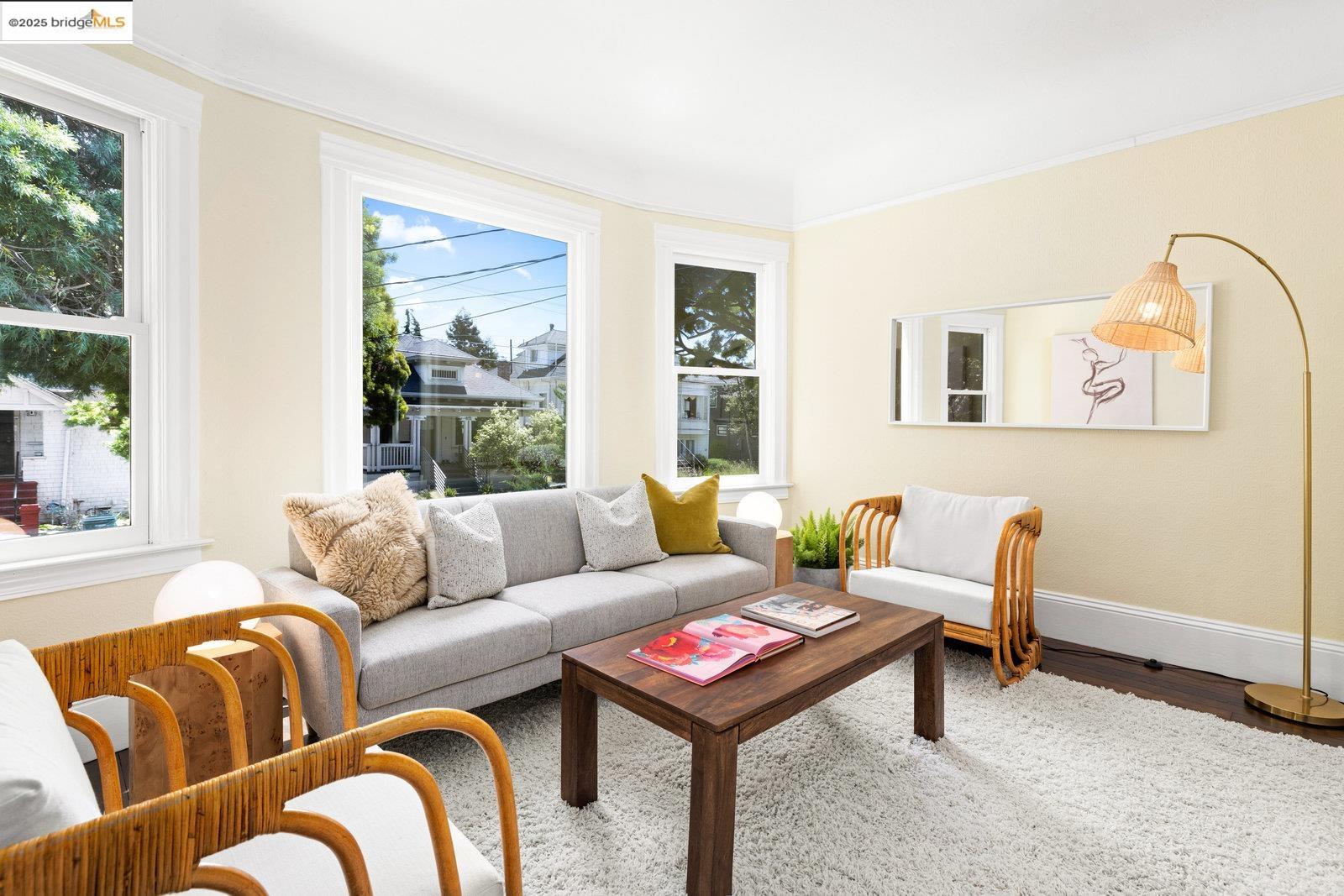 Detail Gallery Image 10 of 42 For 824 Arlington Avenue, Oakland,  CA 94608 - 2 Beds | 1 Baths