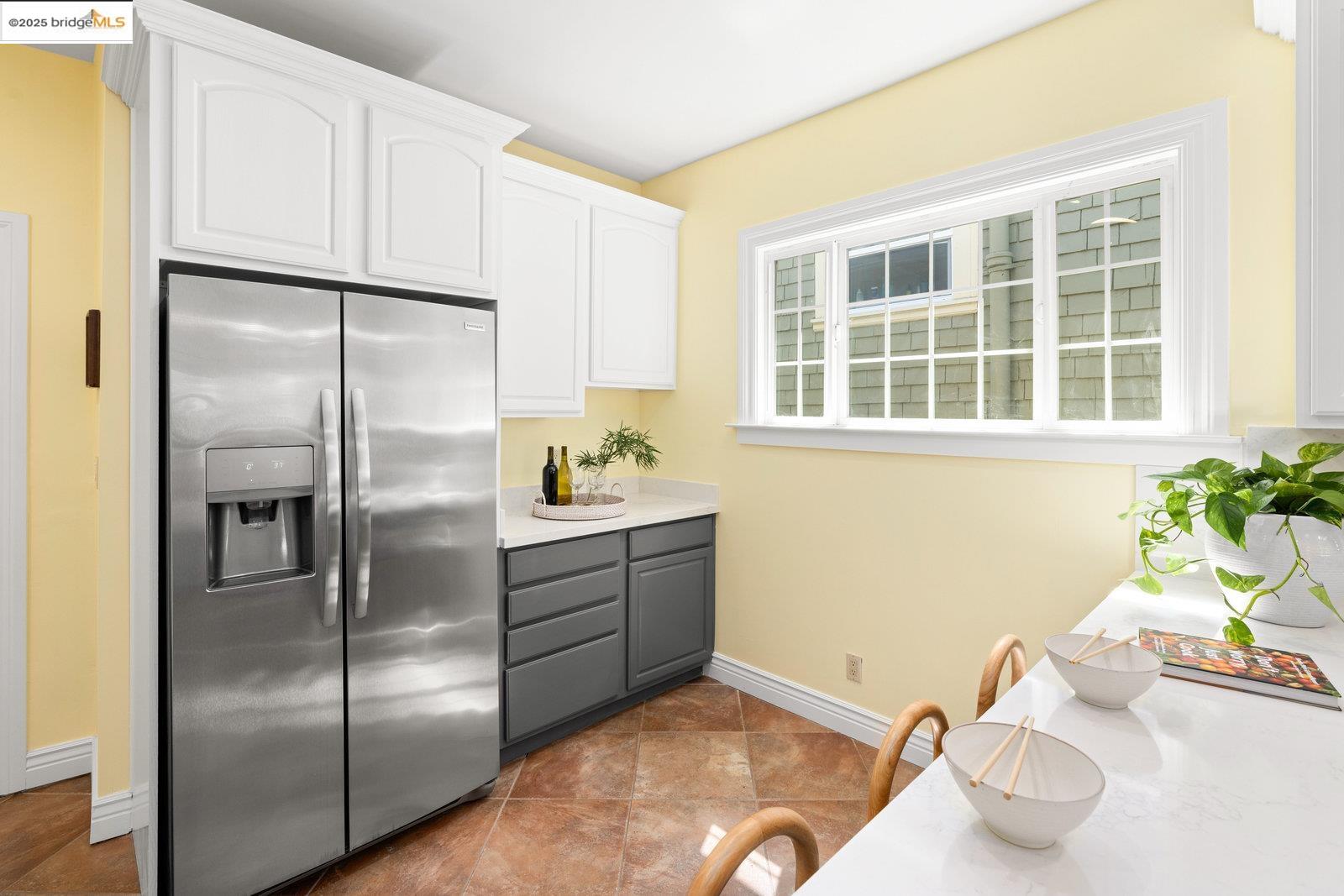 Detail Gallery Image 19 of 42 For 824 Arlington Avenue, Oakland,  CA 94608 - 2 Beds | 1 Baths