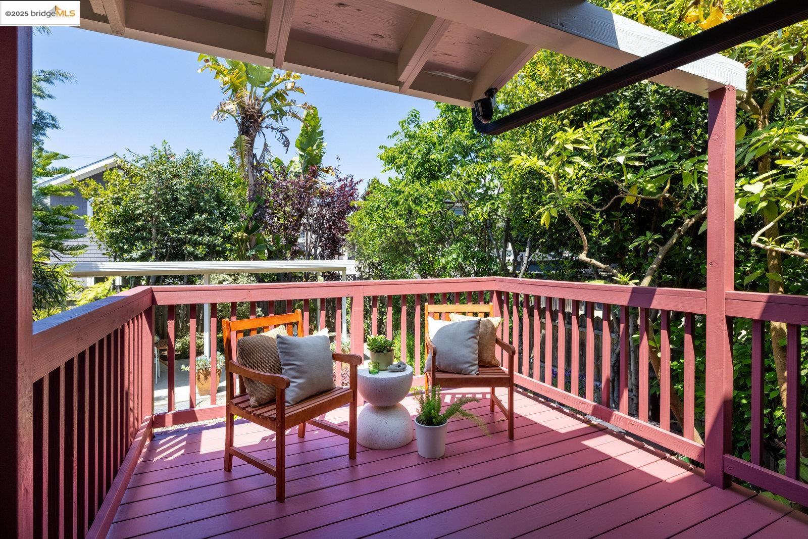 Detail Gallery Image 27 of 42 For 824 Arlington Avenue, Oakland,  CA 94608 - 2 Beds | 1 Baths
