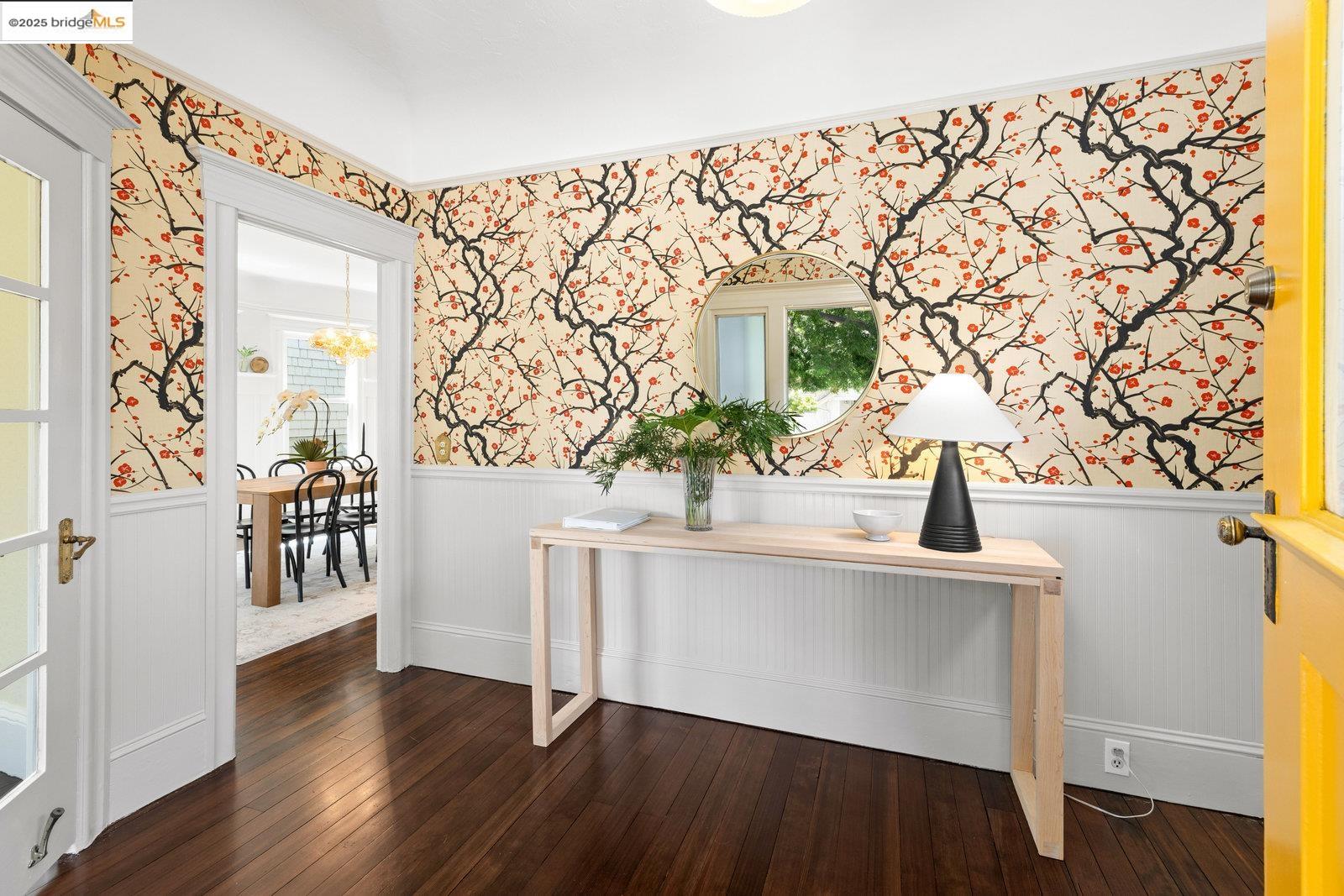 Detail Gallery Image 3 of 42 For 824 Arlington Avenue, Oakland,  CA 94608 - 2 Beds | 1 Baths