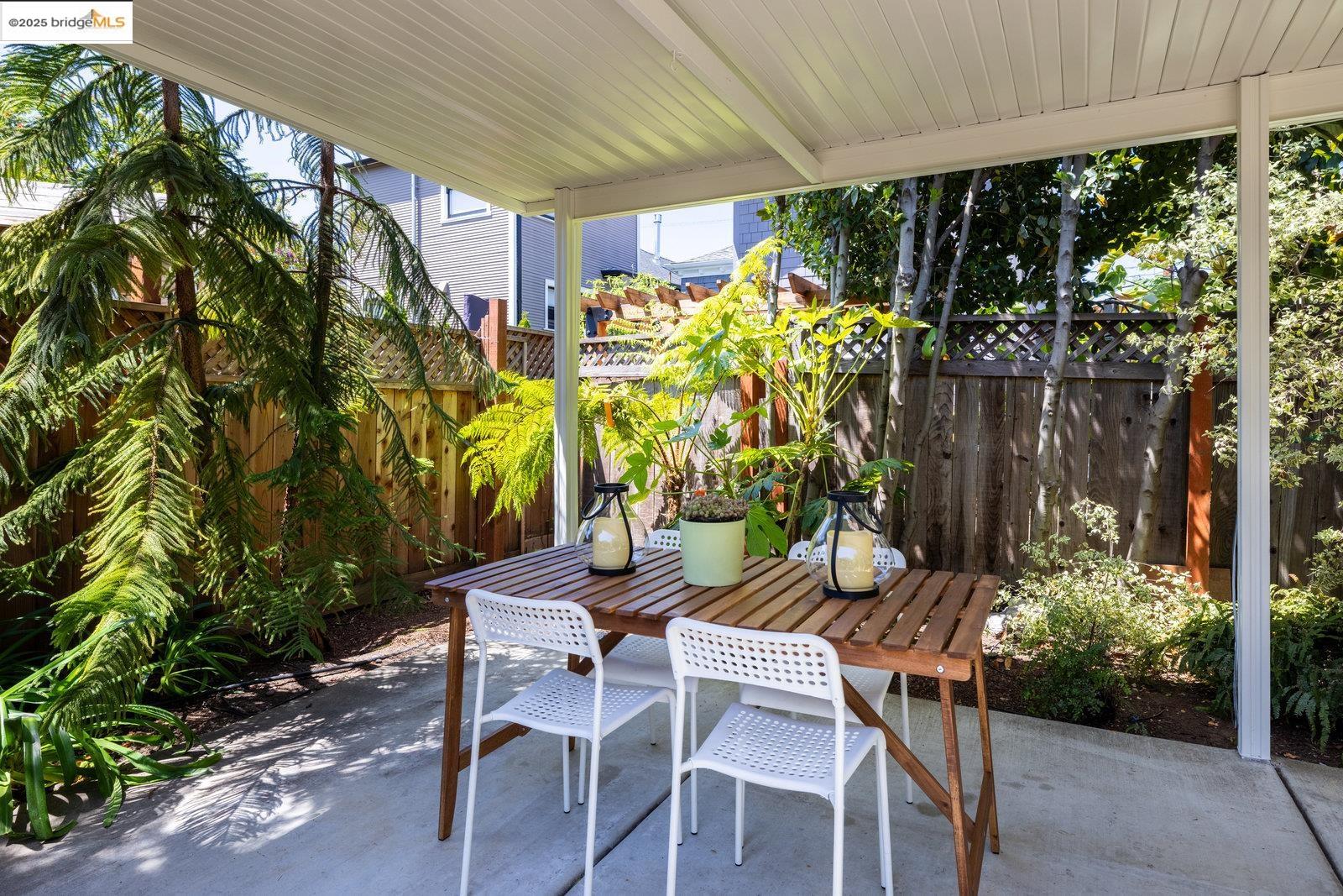 Detail Gallery Image 33 of 42 For 824 Arlington Avenue, Oakland,  CA 94608 - 2 Beds | 1 Baths