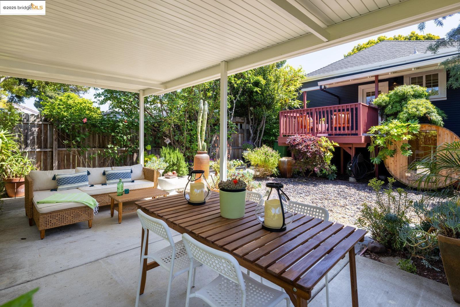 Detail Gallery Image 34 of 42 For 824 Arlington Avenue, Oakland,  CA 94608 - 2 Beds | 1 Baths