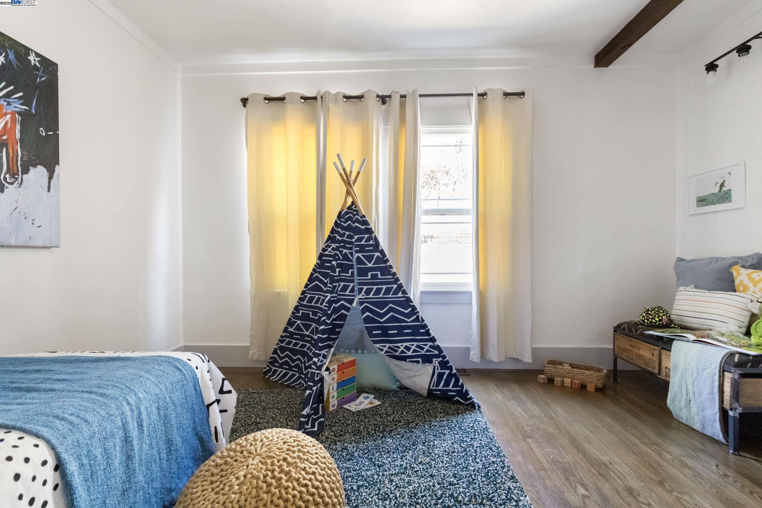 Detail Gallery Image 18 of 42 For 915 Curtis St, Albany,  CA 94706 - 3 Beds | 2 Baths