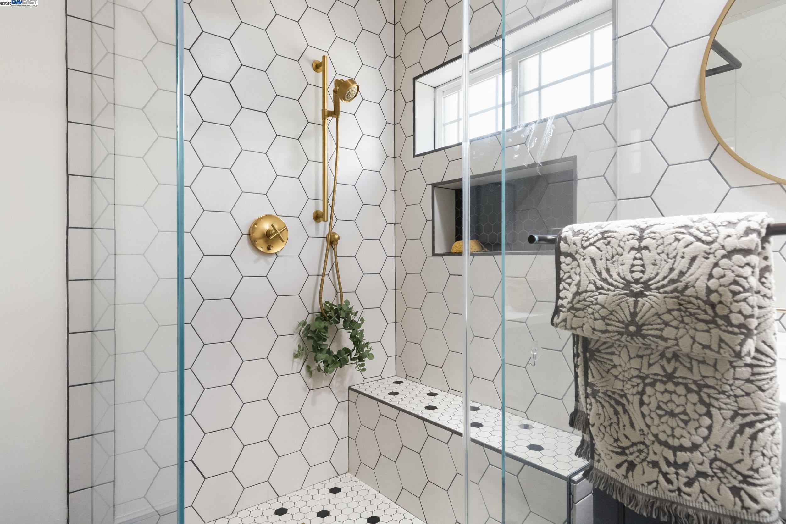 Detail Gallery Image 24 of 42 For 915 Curtis St, Albany,  CA 94706 - 3 Beds | 2 Baths