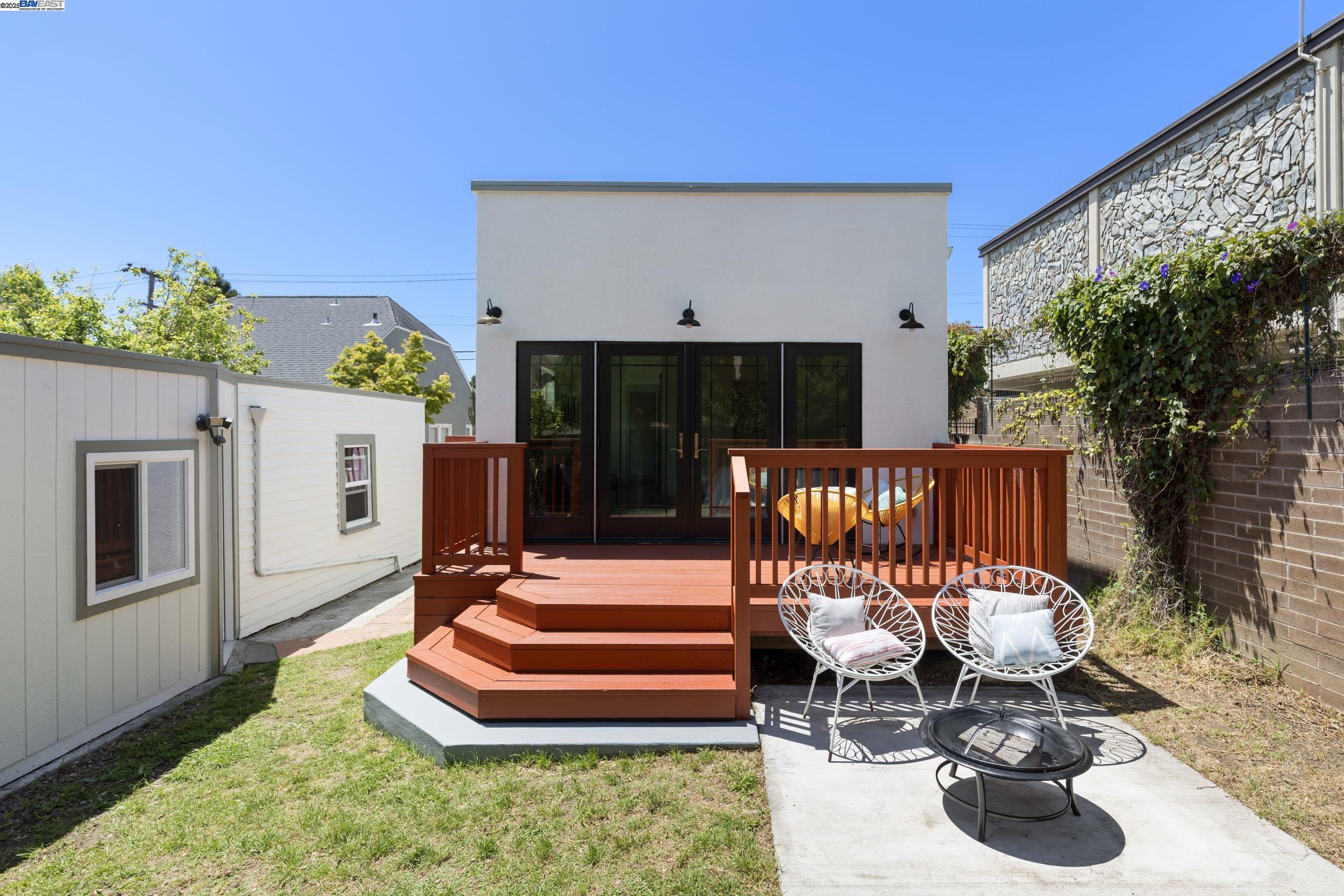 Detail Gallery Image 28 of 42 For 915 Curtis St, Albany,  CA 94706 - 3 Beds | 2 Baths