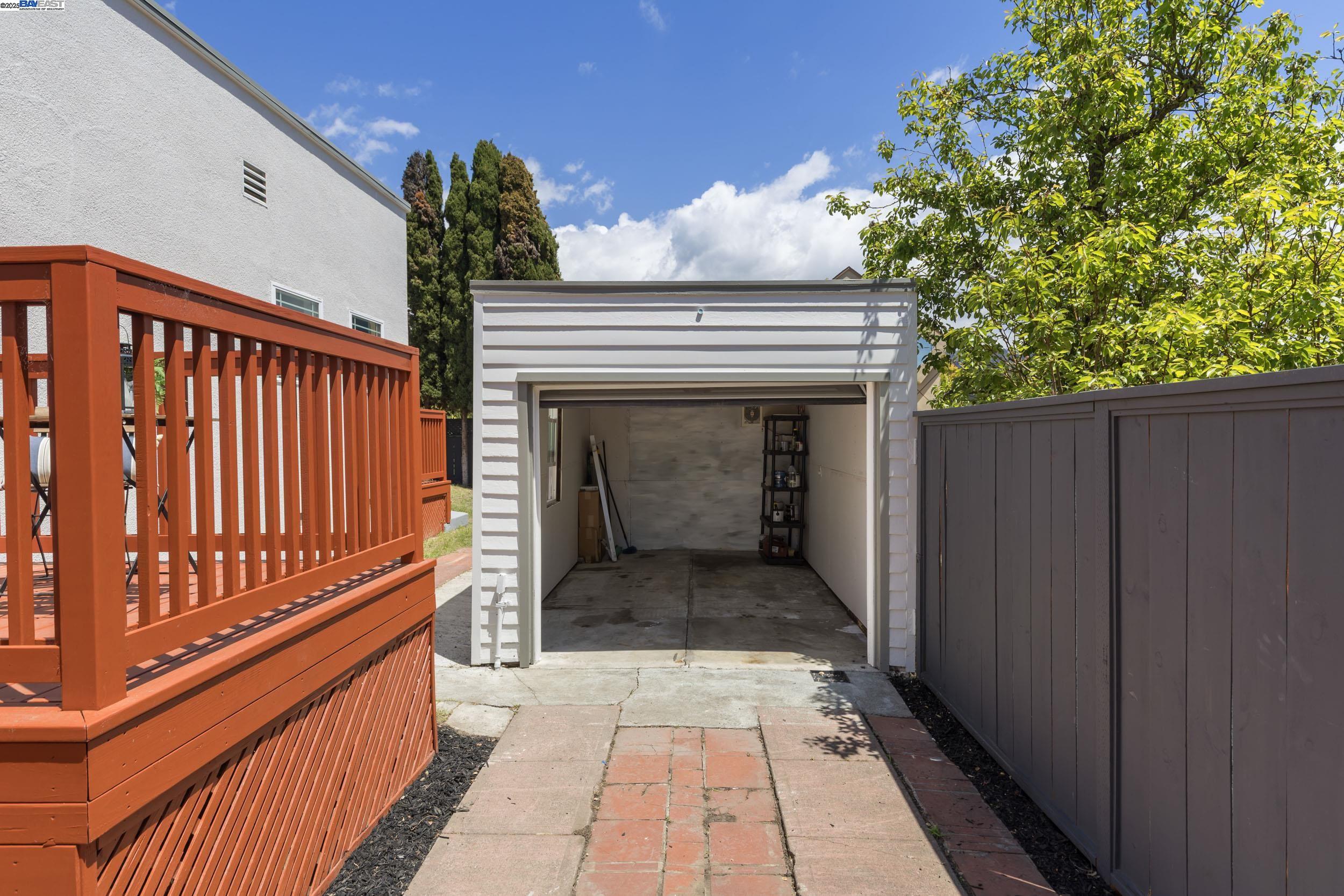 Detail Gallery Image 30 of 42 For 915 Curtis St, Albany,  CA 94706 - 3 Beds | 2 Baths