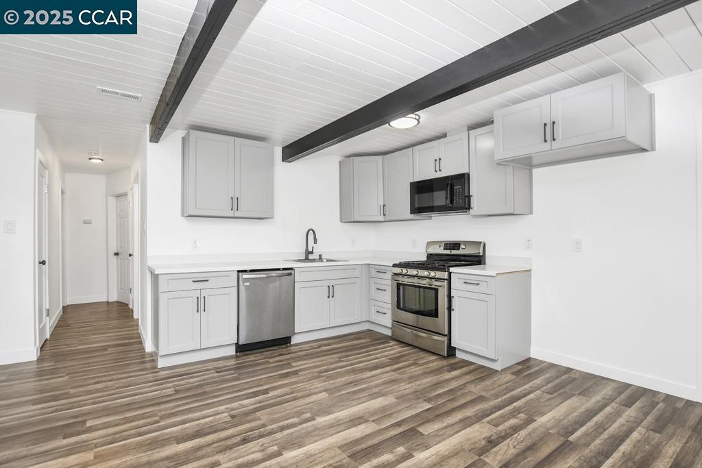 Detail Gallery Image 6 of 17 For 48 Surf View Dr, Bay Point,  CA 94565 - 3 Beds | 1 Baths