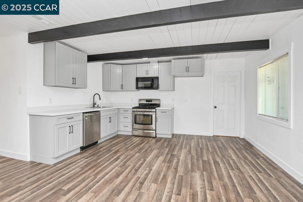 Detail Gallery Image 5 of 17 For 48 Surf View Dr, Bay Point,  CA 94565 - 3 Beds | 1 Baths