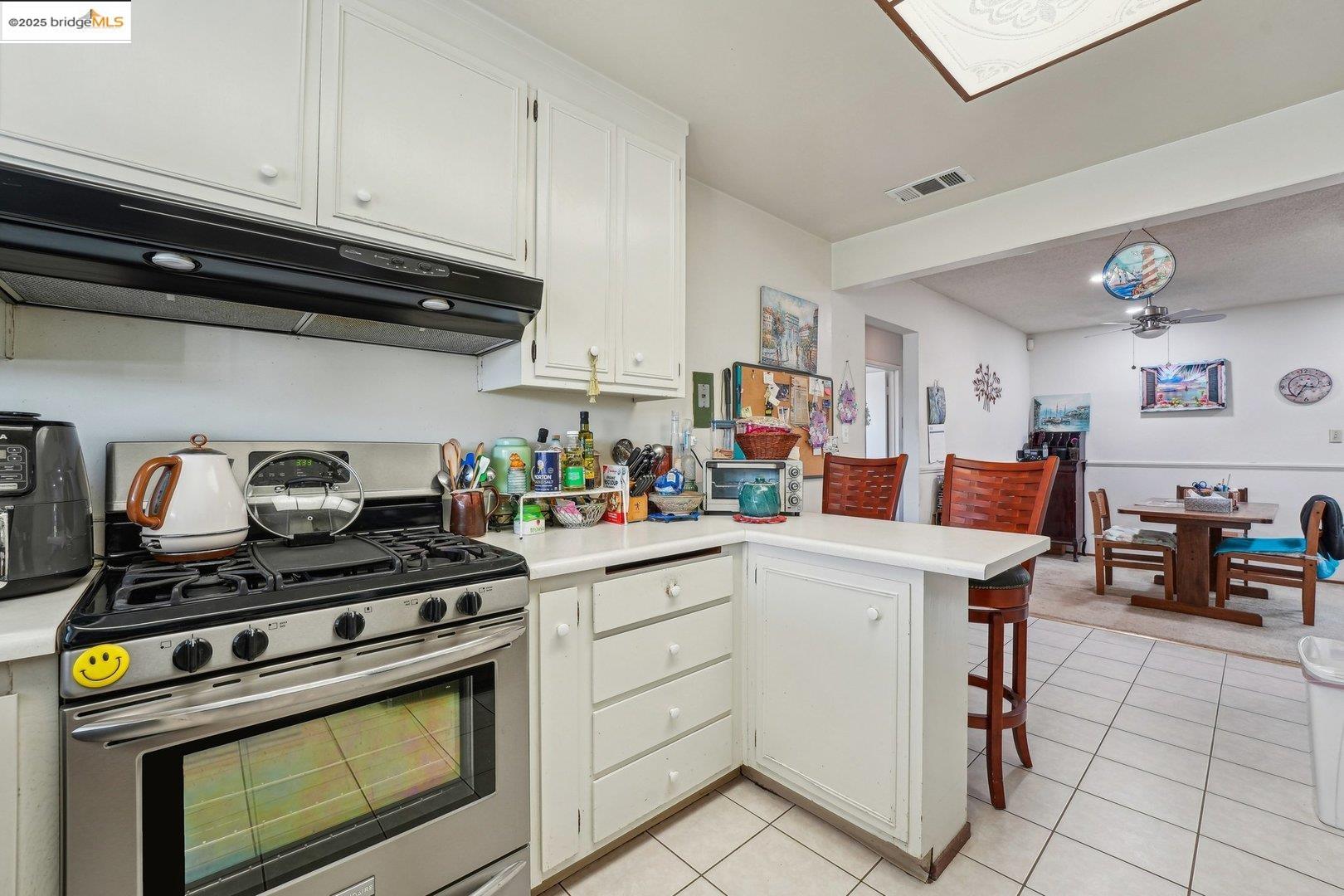 Detail Gallery Image 12 of 24 For 2092 Cypress Ave, San Pablo,  CA 94806 - 4 Beds | 2 Baths