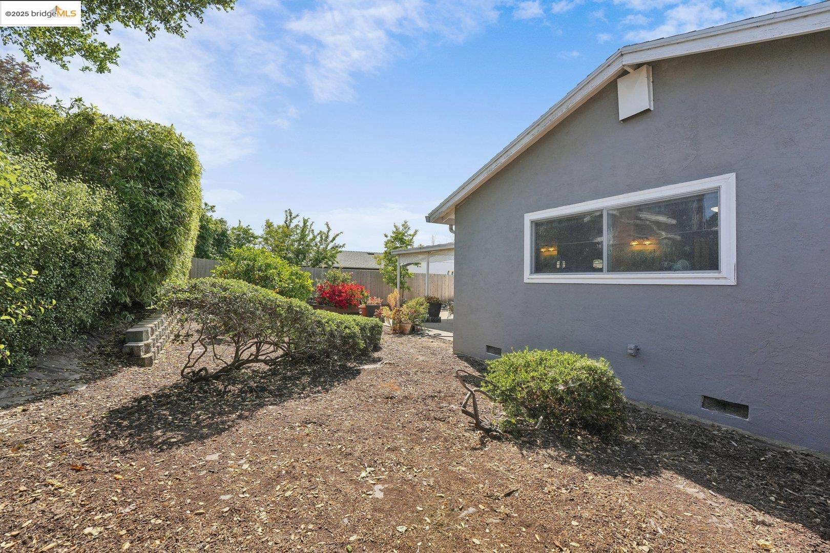 Detail Gallery Image 18 of 24 For 2092 Cypress Ave, San Pablo,  CA 94806 - 4 Beds | 2 Baths