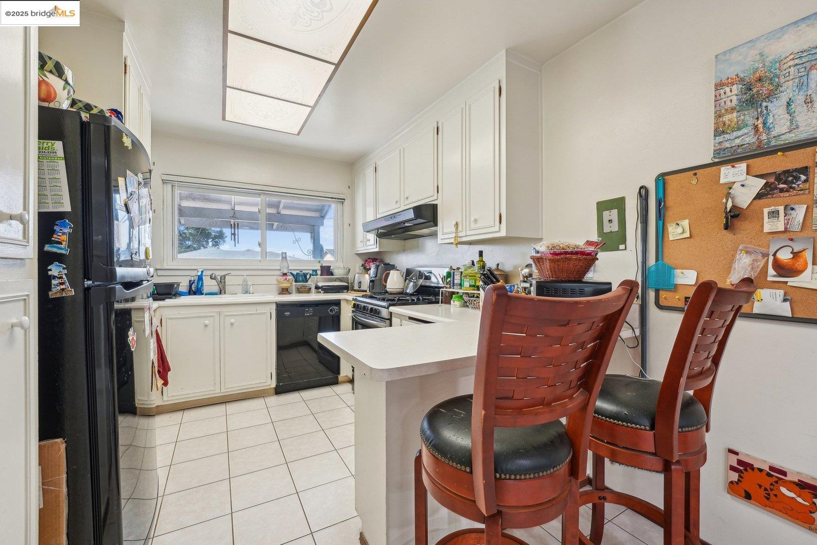 Detail Gallery Image 10 of 24 For 2092 Cypress Ave, San Pablo,  CA 94806 - 4 Beds | 2 Baths