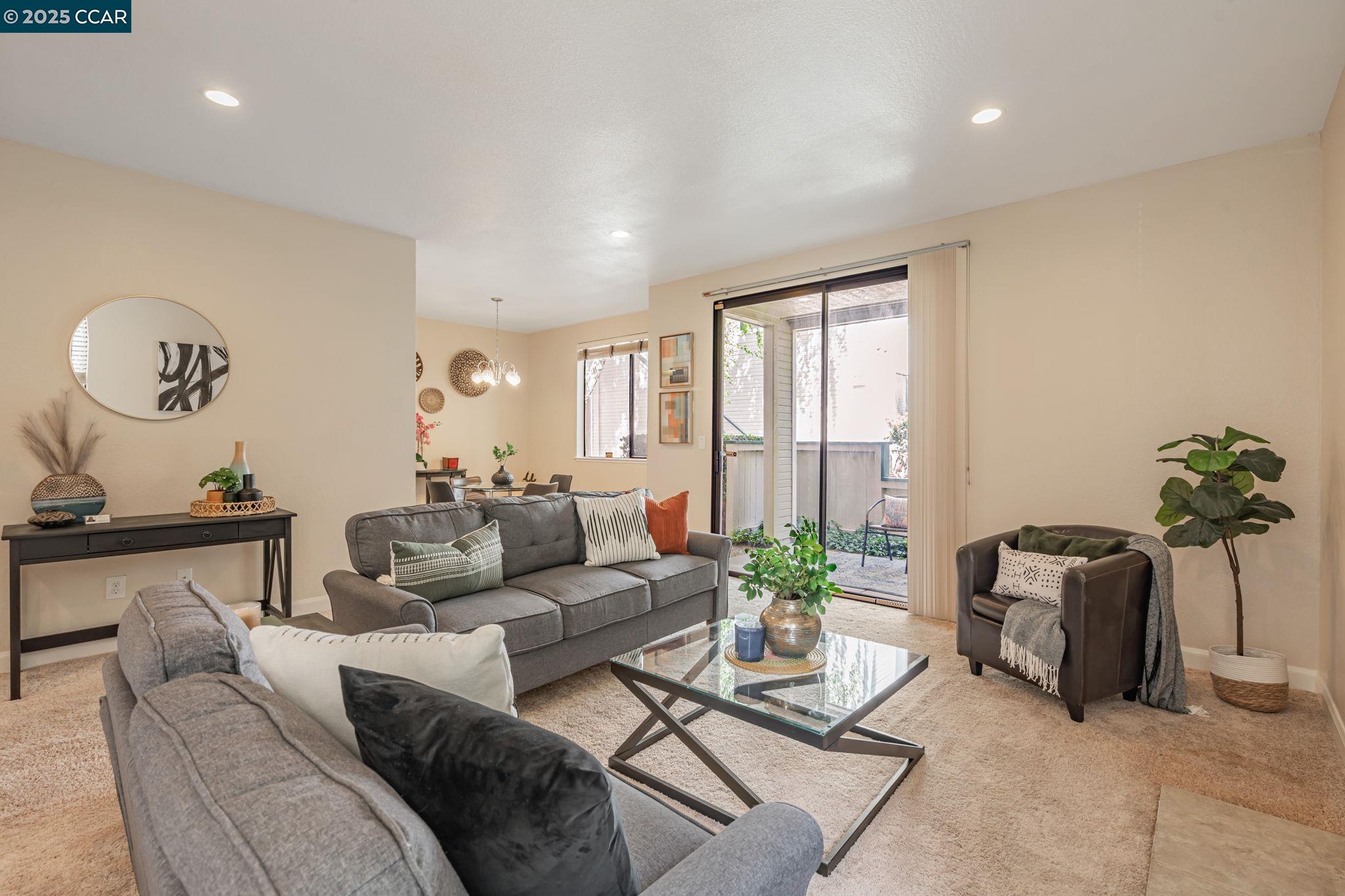Detail Gallery Image 11 of 45 For 3616 Stoneglen S, Richmond,  CA 94806-5260 - 2 Beds | 2 Baths