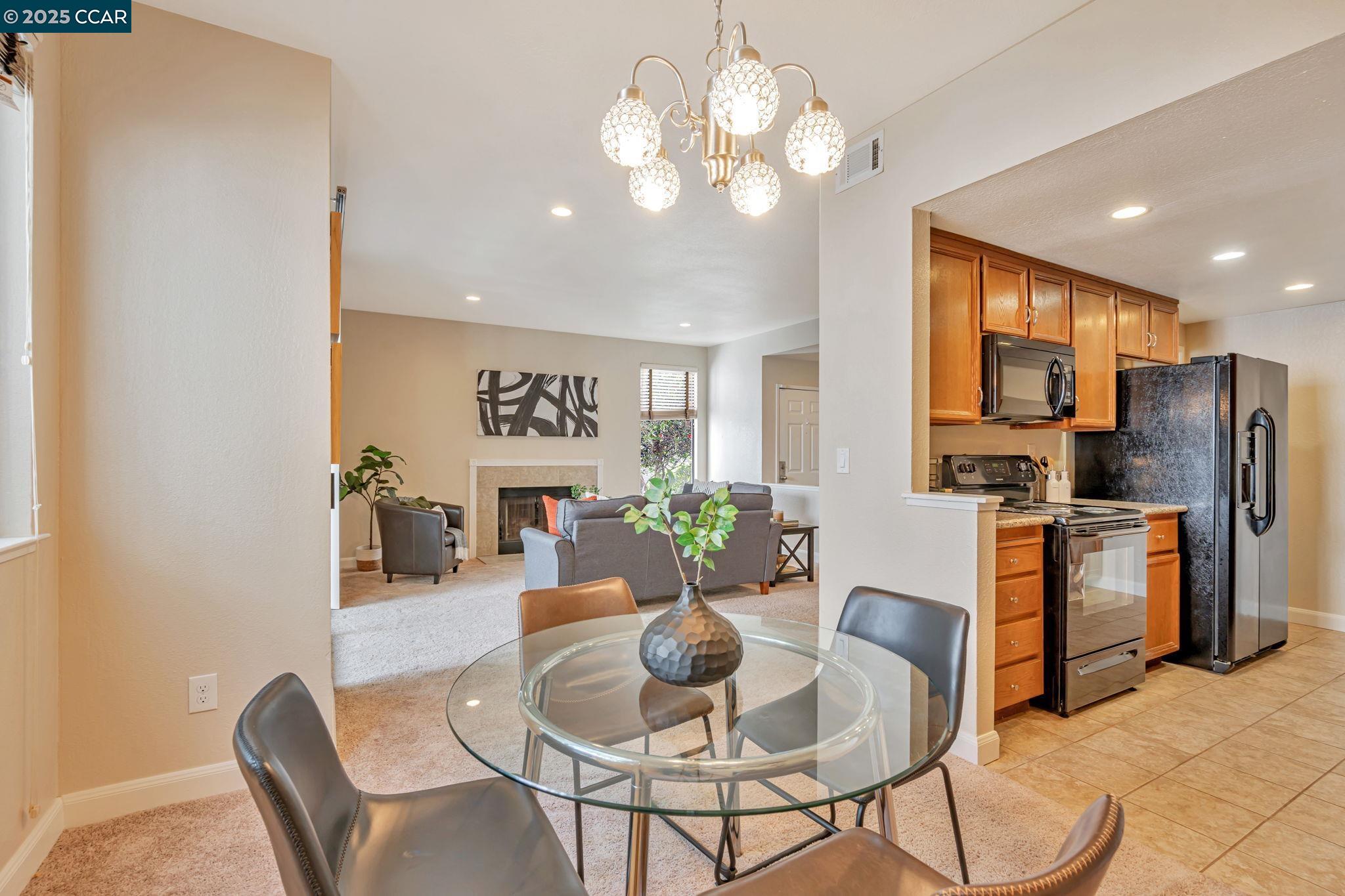 Detail Gallery Image 18 of 45 For 3616 Stoneglen S, Richmond,  CA 94806-5260 - 2 Beds | 2 Baths