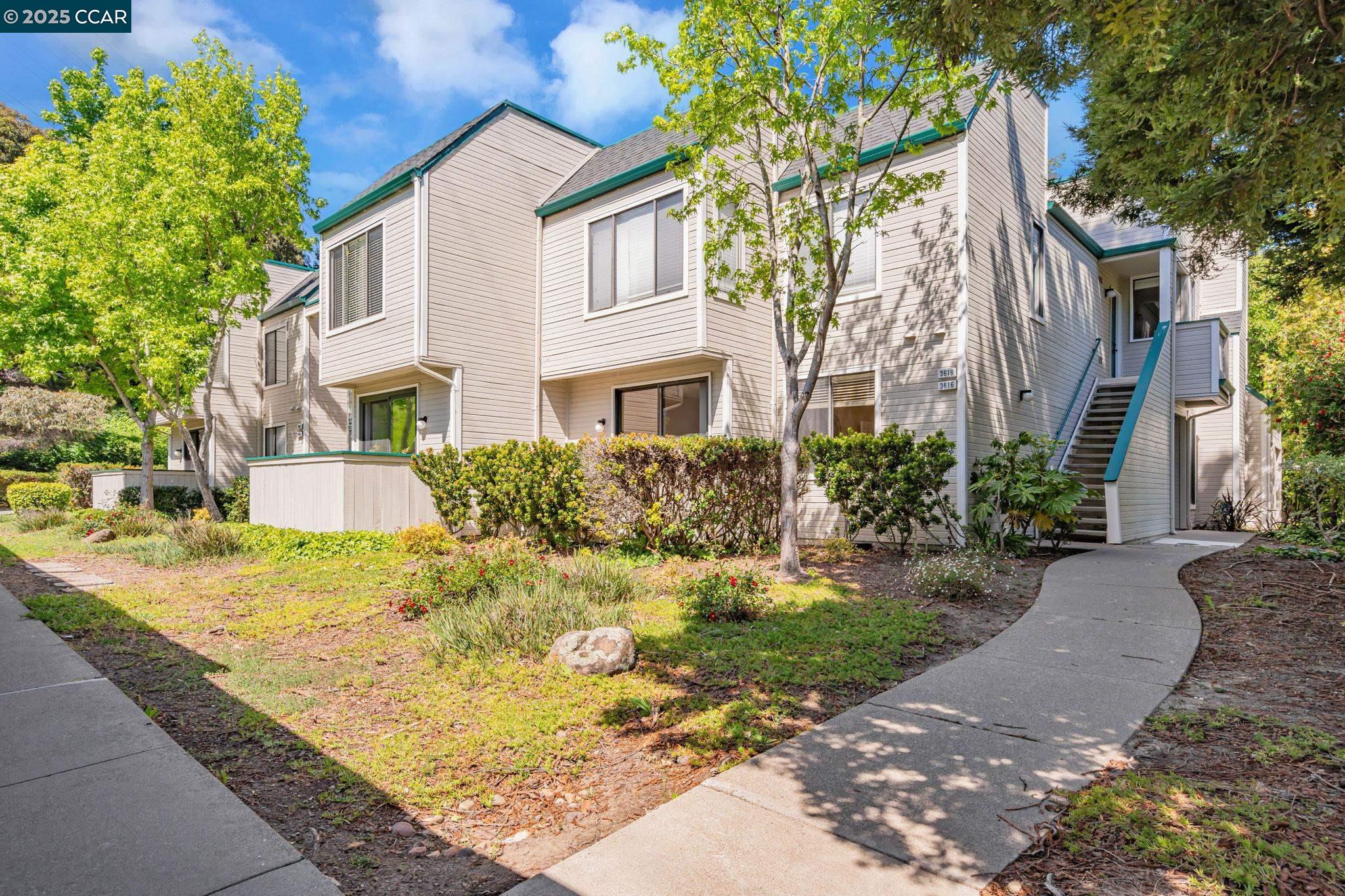 Detail Gallery Image 3 of 45 For 3616 Stoneglen S, Richmond,  CA 94806-5260 - 2 Beds | 2 Baths