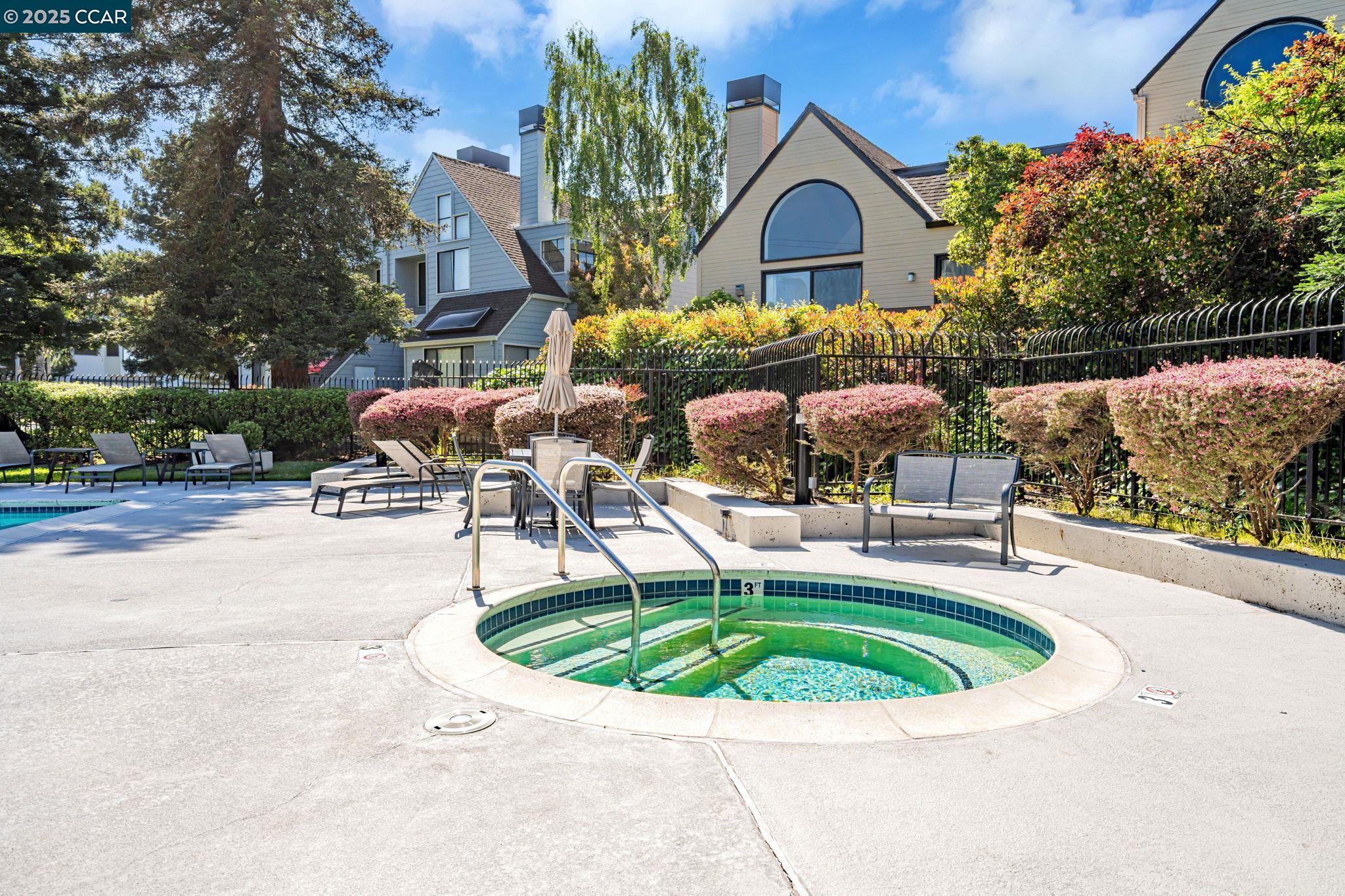 Detail Gallery Image 39 of 45 For 3616 Stoneglen S, Richmond,  CA 94806-5260 - 2 Beds | 2 Baths