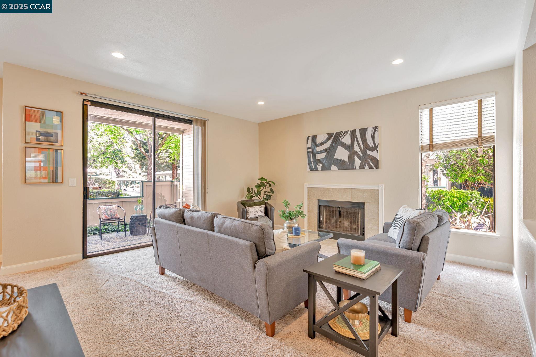 Detail Gallery Image 8 of 45 For 3616 Stoneglen S, Richmond,  CA 94806-5260 - 2 Beds | 2 Baths
