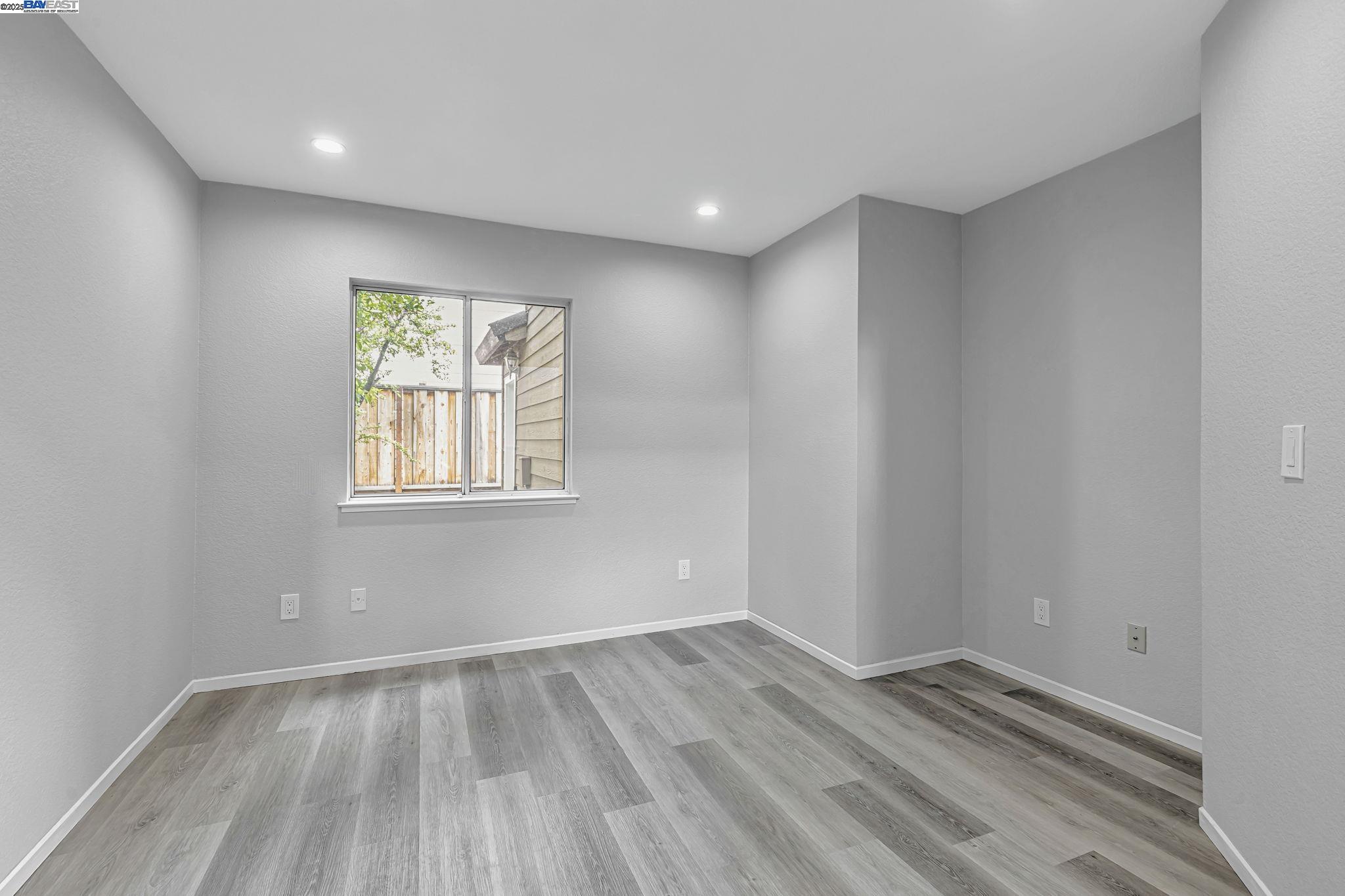 Detail Gallery Image 17 of 44 For 5132 Pioneer Way, Antioch,  CA 94531 - 4 Beds | 3 Baths