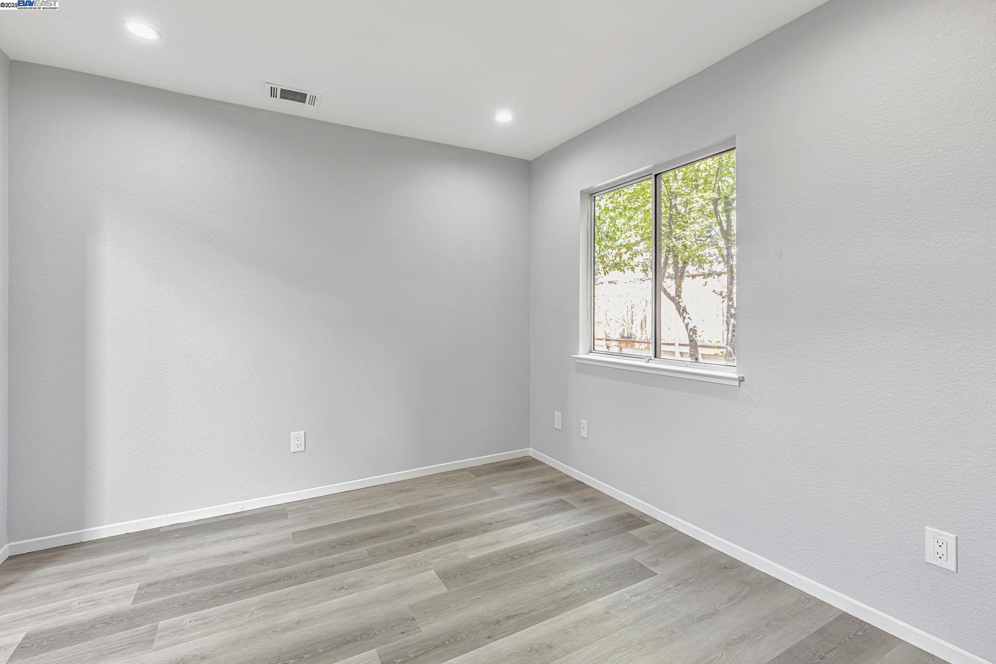 Detail Gallery Image 18 of 44 For 5132 Pioneer Way, Antioch,  CA 94531 - 4 Beds | 3 Baths