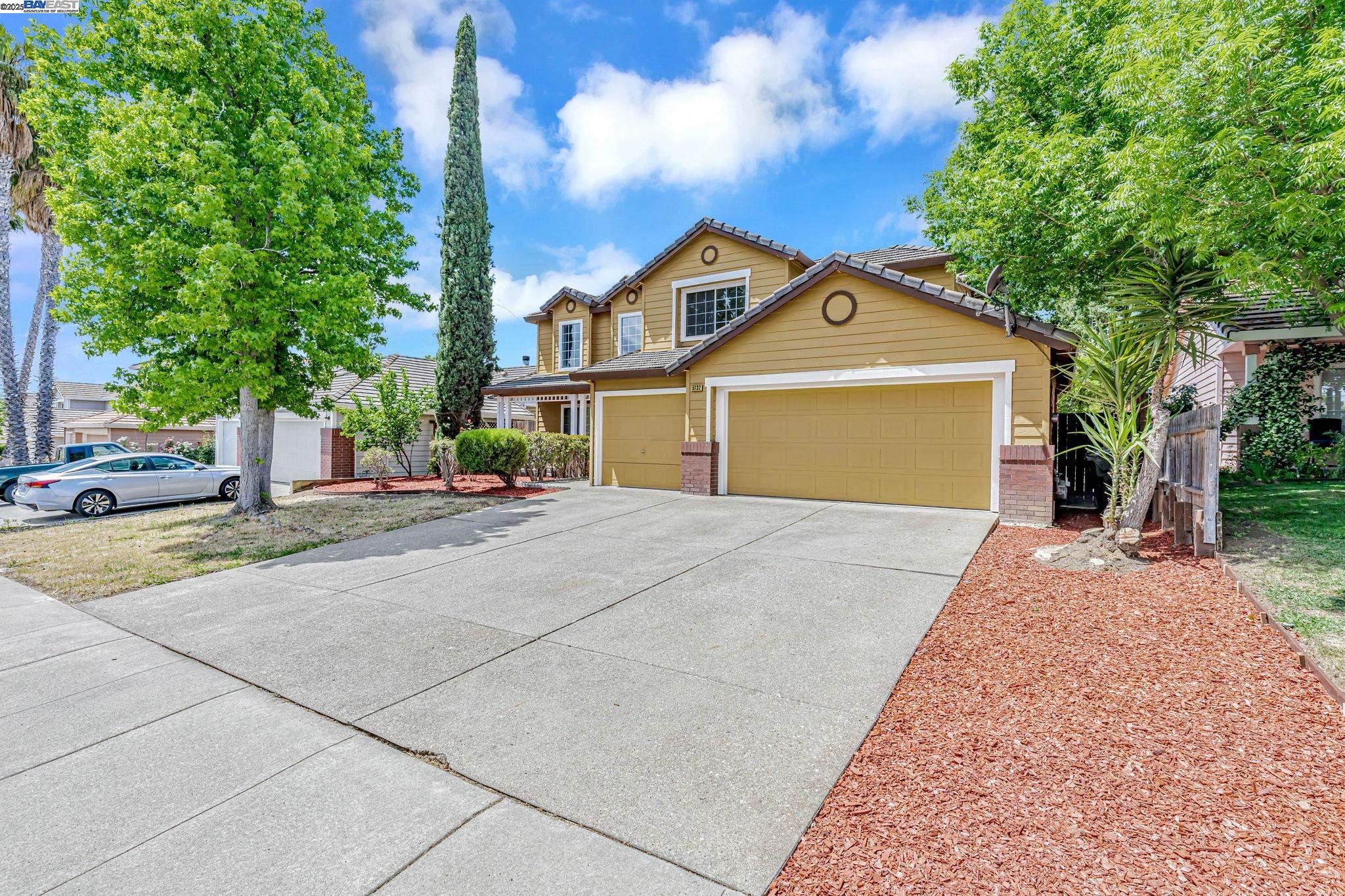 Detail Gallery Image 3 of 44 For 5132 Pioneer Way, Antioch,  CA 94531 - 4 Beds | 3 Baths