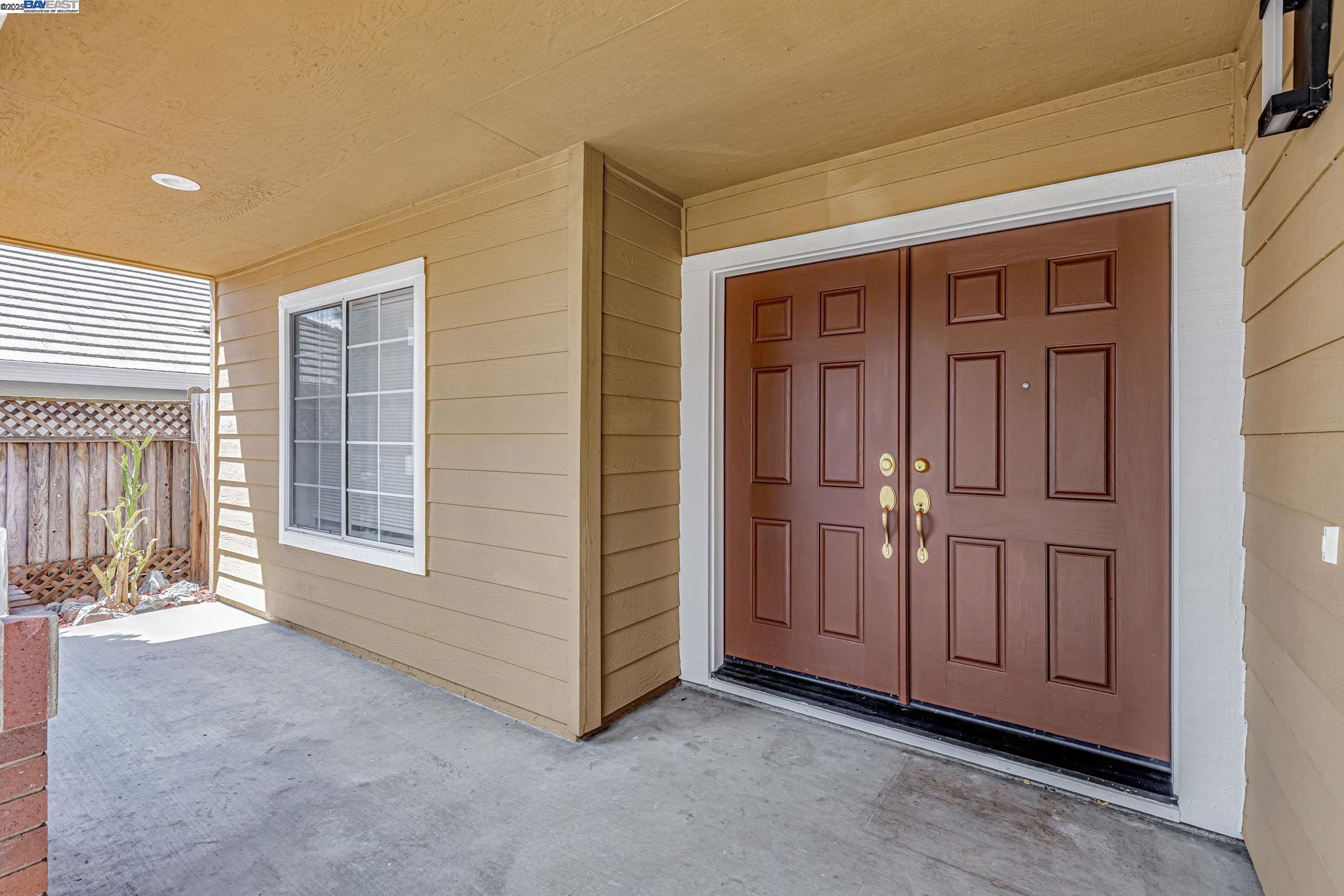 Detail Gallery Image 4 of 44 For 5132 Pioneer Way, Antioch,  CA 94531 - 4 Beds | 3 Baths