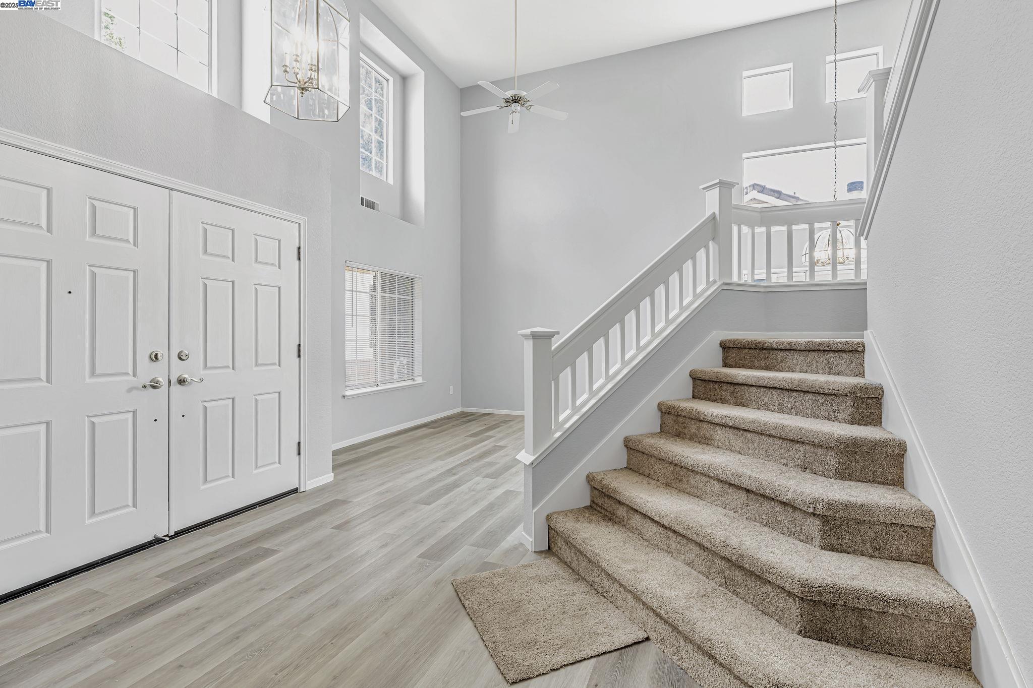 Detail Gallery Image 5 of 44 For 5132 Pioneer Way, Antioch,  CA 94531 - 4 Beds | 3 Baths