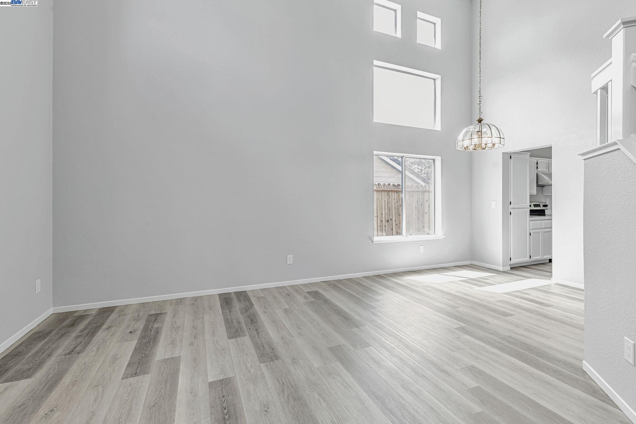 Detail Gallery Image 7 of 44 For 5132 Pioneer Way, Antioch,  CA 94531 - 4 Beds | 3 Baths