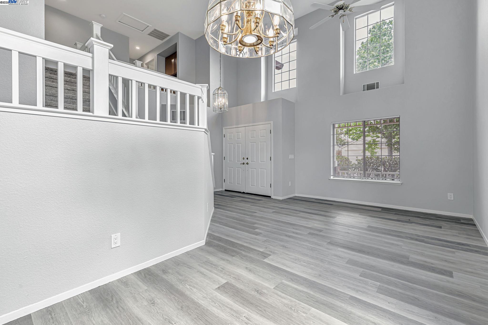 Detail Gallery Image 9 of 44 For 5132 Pioneer Way, Antioch,  CA 94531 - 4 Beds | 3 Baths
