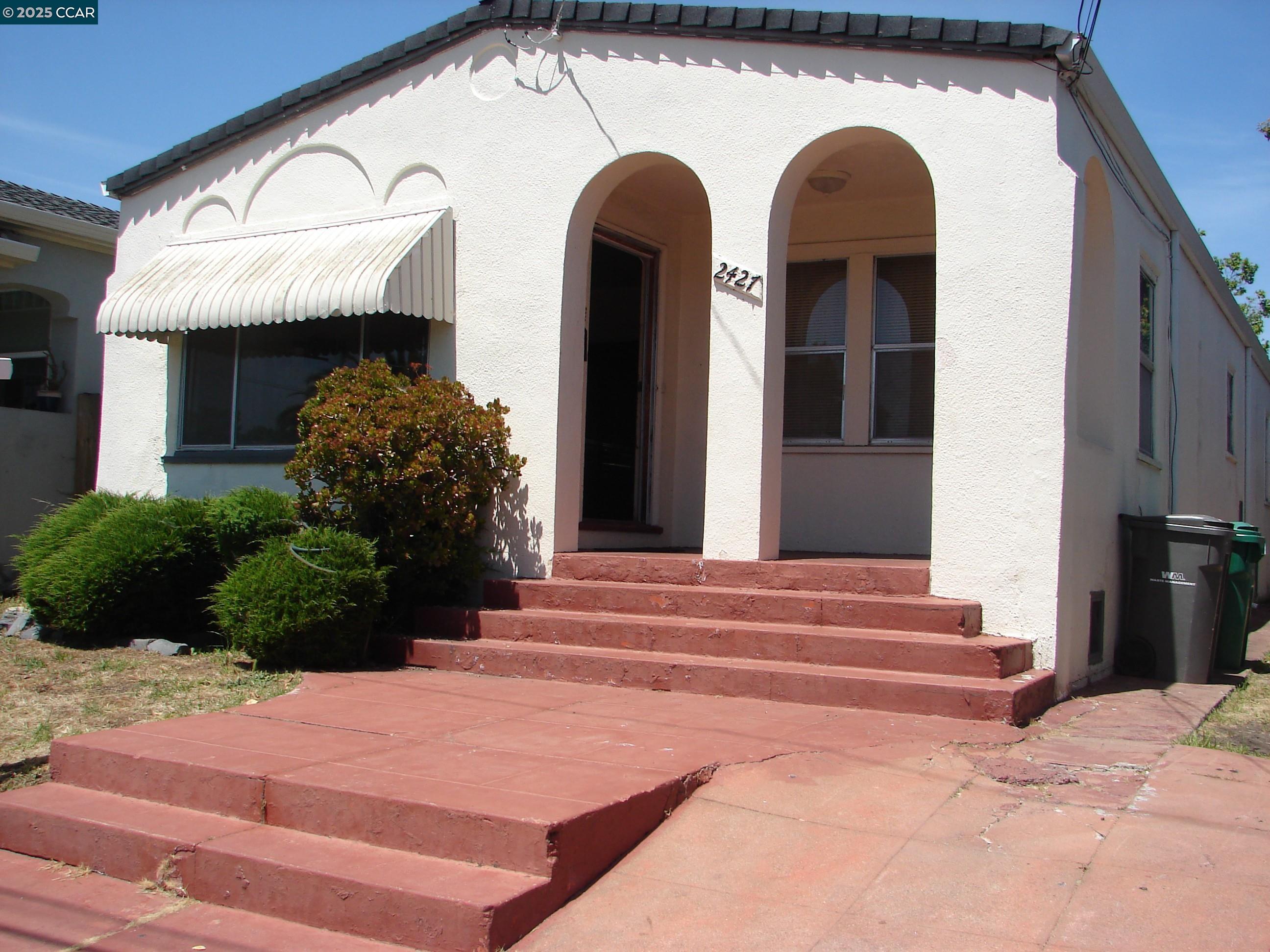 Detail Gallery Image 1 of 1 For 2427 67th Ave, Oakland,  CA 94605 - 2 Beds | 1 Baths