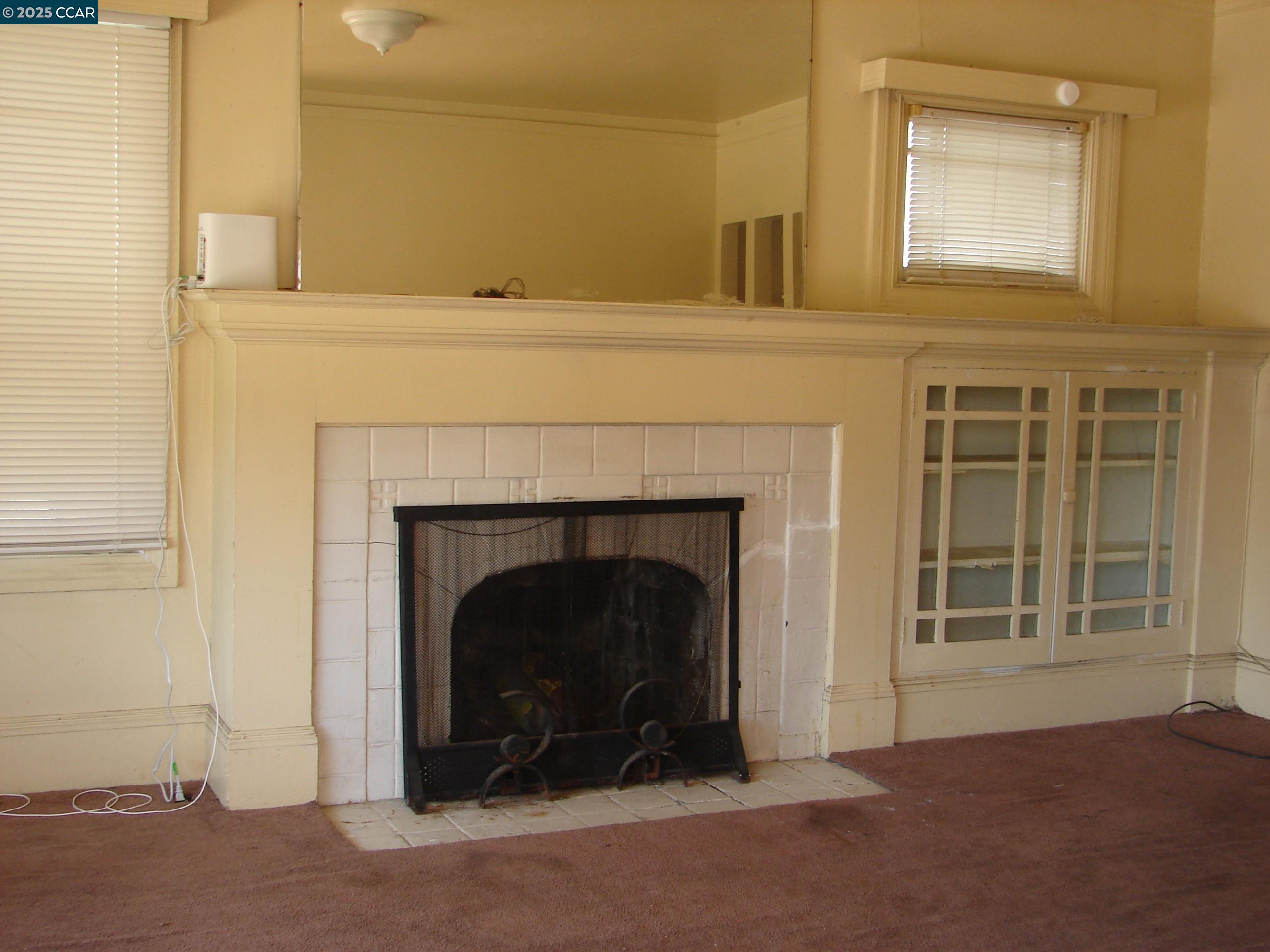 Detail Gallery Image 2 of 10 For 2427 67th Ave, Oakland,  CA 94605 - 2 Beds | 1 Baths