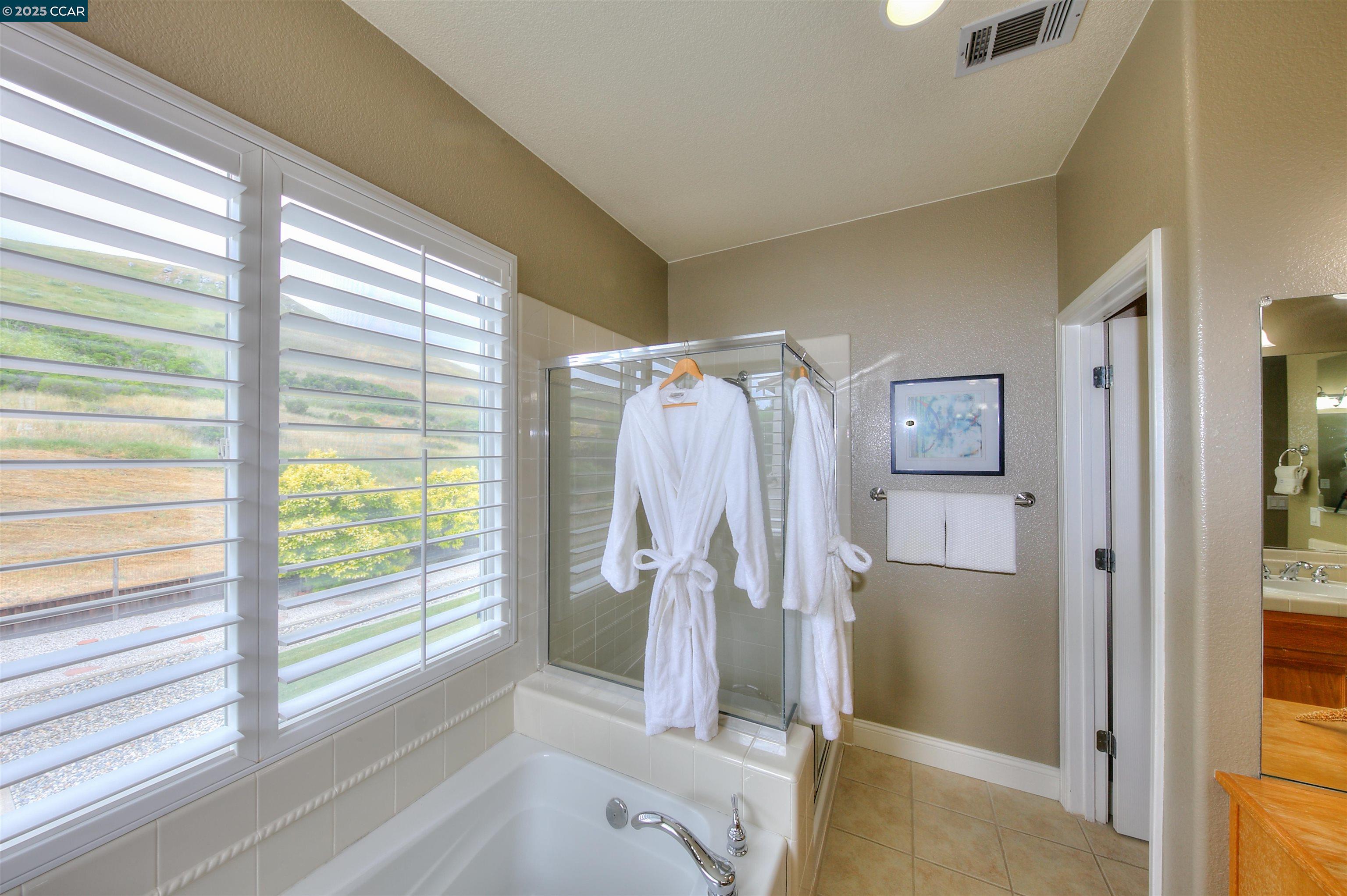 Detail Gallery Image 36 of 59 For 2927 Carlingford Ln, Vallejo,  CA 94591 - 4 Beds | 2/1 Baths