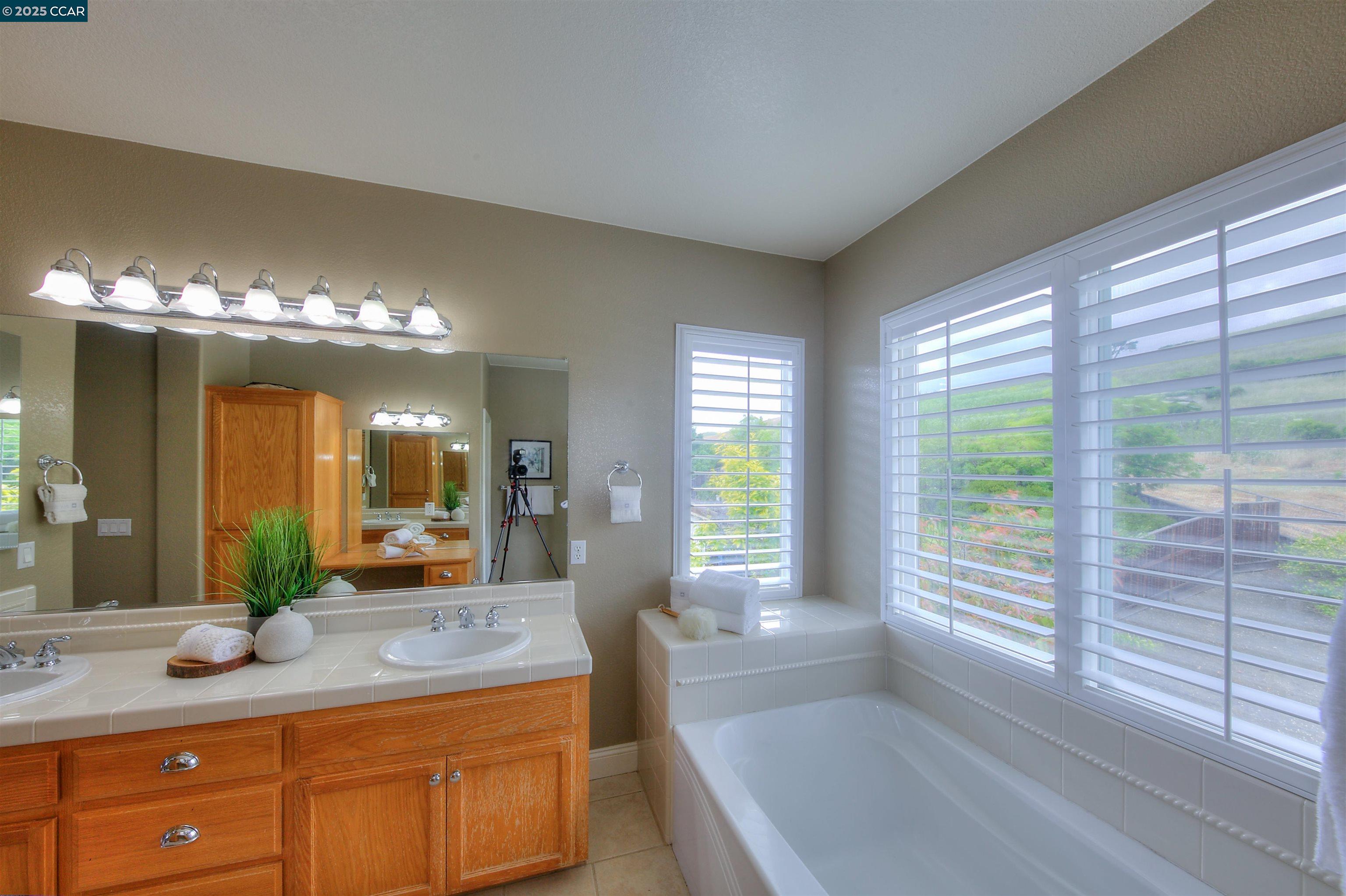 Detail Gallery Image 37 of 59 For 2927 Carlingford Ln, Vallejo,  CA 94591 - 4 Beds | 2/1 Baths